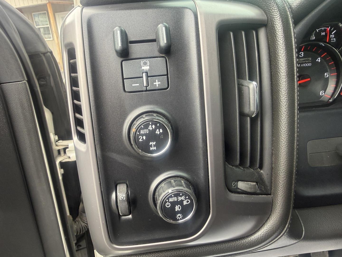2015 White /Black GMC Sierra 1500 SLE Crew Cab Short Box 4WD (3GTU2UEC0FG) with an 5.3L V8 OHV 16V FFV engine, 6-Speed Automatic transmission, located at 547 E. Main St., Orwell, OH, 44076, (440) 437-5893, 41.535435, -80.847855 - 2015 GMC Sierra 1500 SLE Crew Cab 4WD – Strong V8 Power with Towing Capability and All-Terrain Package! This 2015 GMC Sierra 1500 SLE Crew Cab 4WD is a capable and well-equipped full-size truck that’s ready for work or weekend adventures. Powered by a strong 5.3L EcoTec3 V8 engine with flex fue- Photo#11