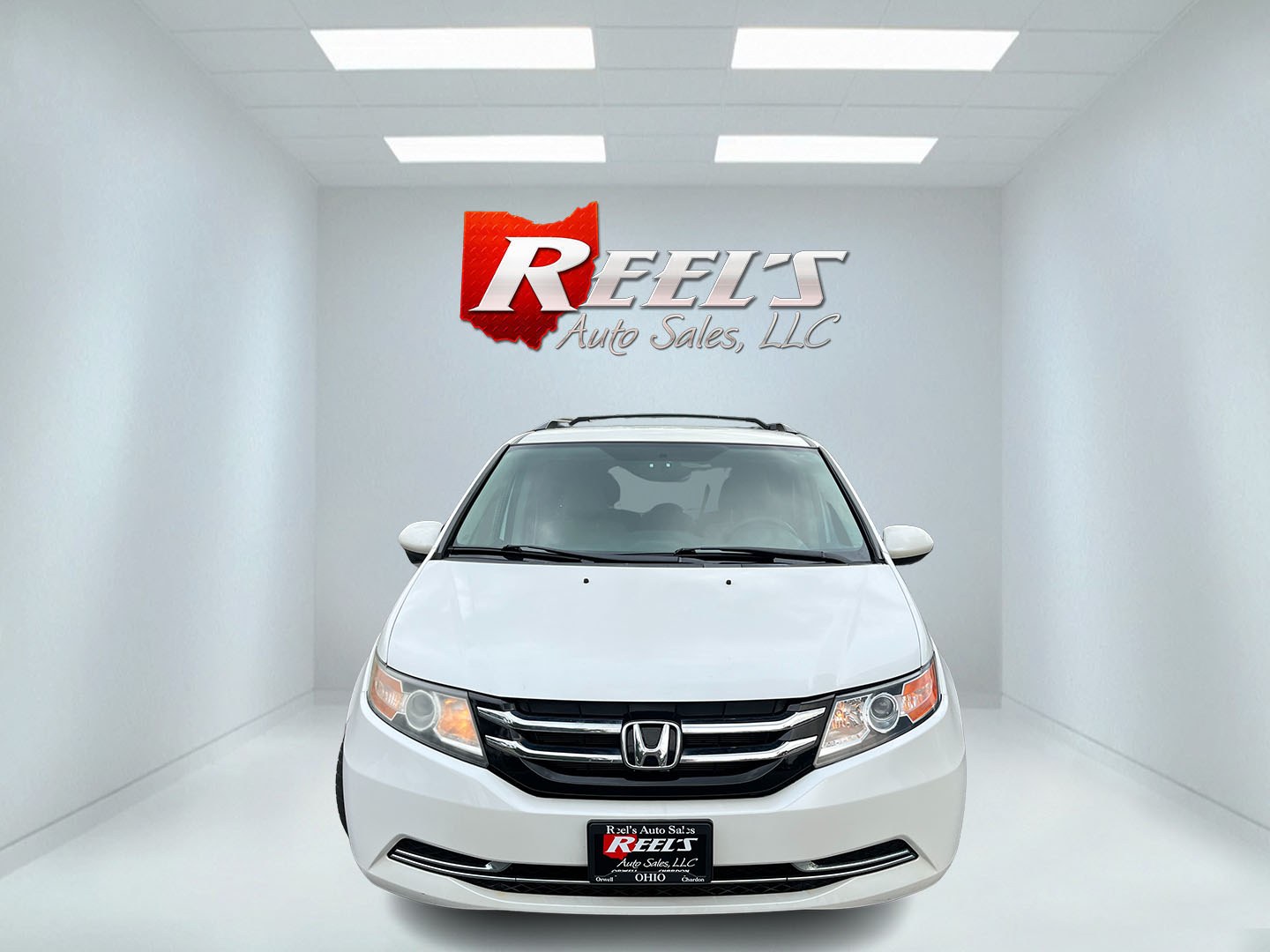 2016 White /Gray Honda Odyssey EX (5FNRL5H49GB) with an 3.5L V6 SOHC 24V engine, Automatic transmission, located at 11115 Chardon Rd. , Chardon, OH, 44024, (440) 214-9705, 41.580246, -81.241943 - 2016 Honda Odyssey EX – Spacious Family Minivan with Reliable V6 Power and Modern Features! This 2016 Honda Odyssey EX is a practical and family-friendly minivan that offers generous space and dependable performance. Powered by a smooth 3.5L V6 engine paired with a responsive 6-speed automatic tr- Photo#1