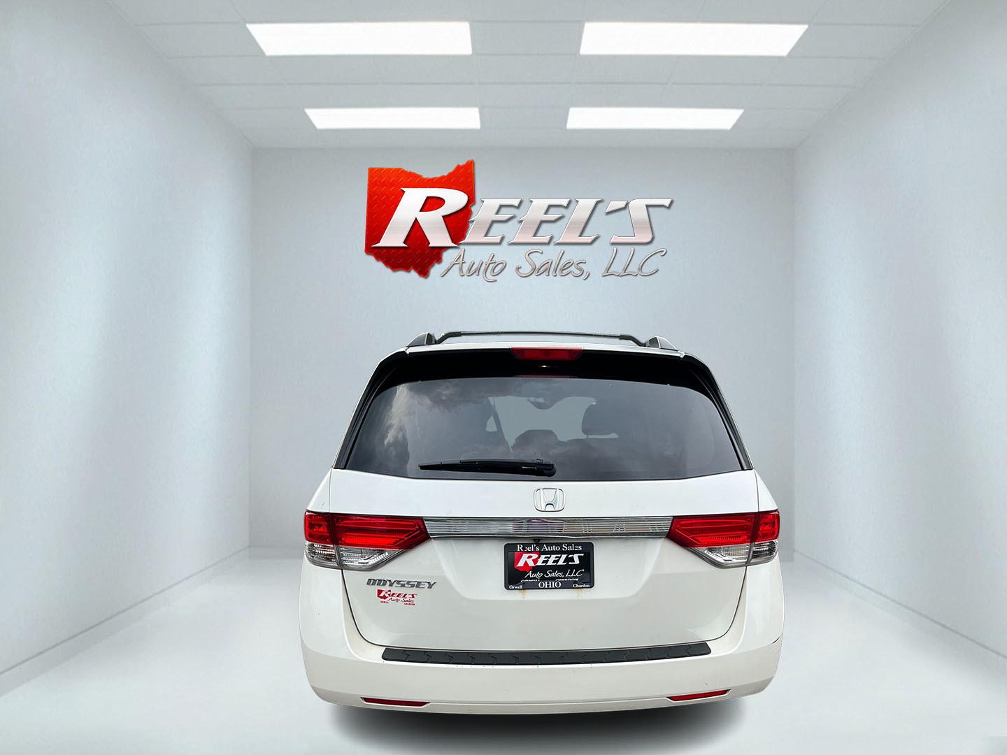 2016 White /Gray Honda Odyssey EX (5FNRL5H49GB) with an 3.5L V6 SOHC 24V engine, Automatic transmission, located at 11115 Chardon Rd. , Chardon, OH, 44024, (440) 214-9705, 41.580246, -81.241943 - 2016 Honda Odyssey EX – Spacious Family Minivan with Reliable V6 Power and Modern Features! This 2016 Honda Odyssey EX is a practical and family-friendly minivan that offers generous space and dependable performance. Powered by a smooth 3.5L V6 engine paired with a responsive 6-speed automatic tr- Photo#8