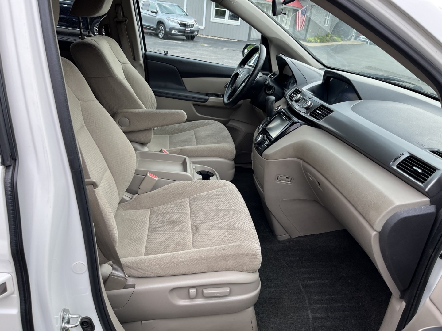 2016 White /Gray Honda Odyssey EX (5FNRL5H49GB) with an 3.5L V6 SOHC 24V engine, Automatic transmission, located at 11115 Chardon Rd. , Chardon, OH, 44024, (440) 214-9705, 41.580246, -81.241943 - 2016 Honda Odyssey EX – Spacious Family Minivan with Reliable V6 Power and Modern Features! This 2016 Honda Odyssey EX is a practical and family-friendly minivan that offers generous space and dependable performance. Powered by a smooth 3.5L V6 engine paired with a responsive 6-speed automatic tr- Photo#34