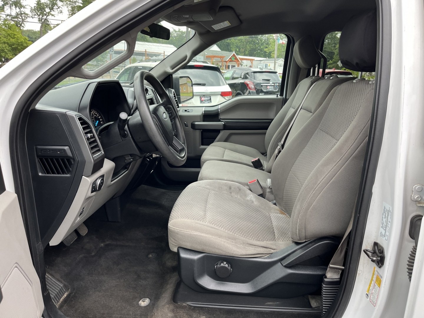 2017 White /Gray Ford F-150 XLT SuperCrew 5.5-ft. Bed 4WD (1FTEW1E80HF) with an 3.5L DOHC V6 engine, Automatic transmission, located at 11115 Chardon Rd. , Chardon, OH, 44024, (440) 214-9705, 41.580246, -81.241943 - 2017 Ford F-150 XLT Crew Cab 4WD – Reliable V6 Power with Towing Capability and Extended Range! This 2017 Ford F-150 XLT Crew Cab 4WD is a solid, well-equipped full-size truck that offers dependable performance and practical features. Powered by a capable 3.5L V6 engine with flex fuel capability- Photo#17