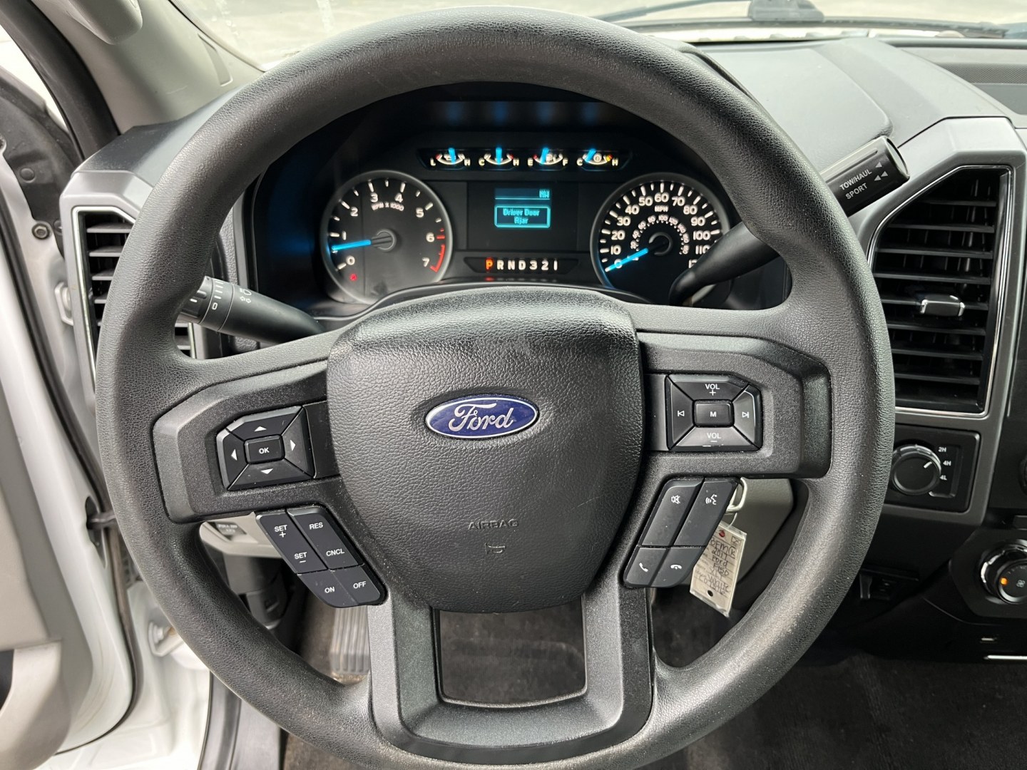 2017 White /Gray Ford F-150 XLT SuperCrew 5.5-ft. Bed 4WD (1FTEW1E80HF) with an 3.5L DOHC V6 engine, Automatic transmission, located at 11115 Chardon Rd. , Chardon, OH, 44024, (440) 214-9705, 41.580246, -81.241943 - 2017 Ford F-150 XLT Crew Cab 4WD – Reliable V6 Power with Towing Capability and Extended Range! This 2017 Ford F-150 XLT Crew Cab 4WD is a solid, well-equipped full-size truck that offers dependable performance and practical features. Powered by a capable 3.5L V6 engine with flex fuel capability- Photo#18