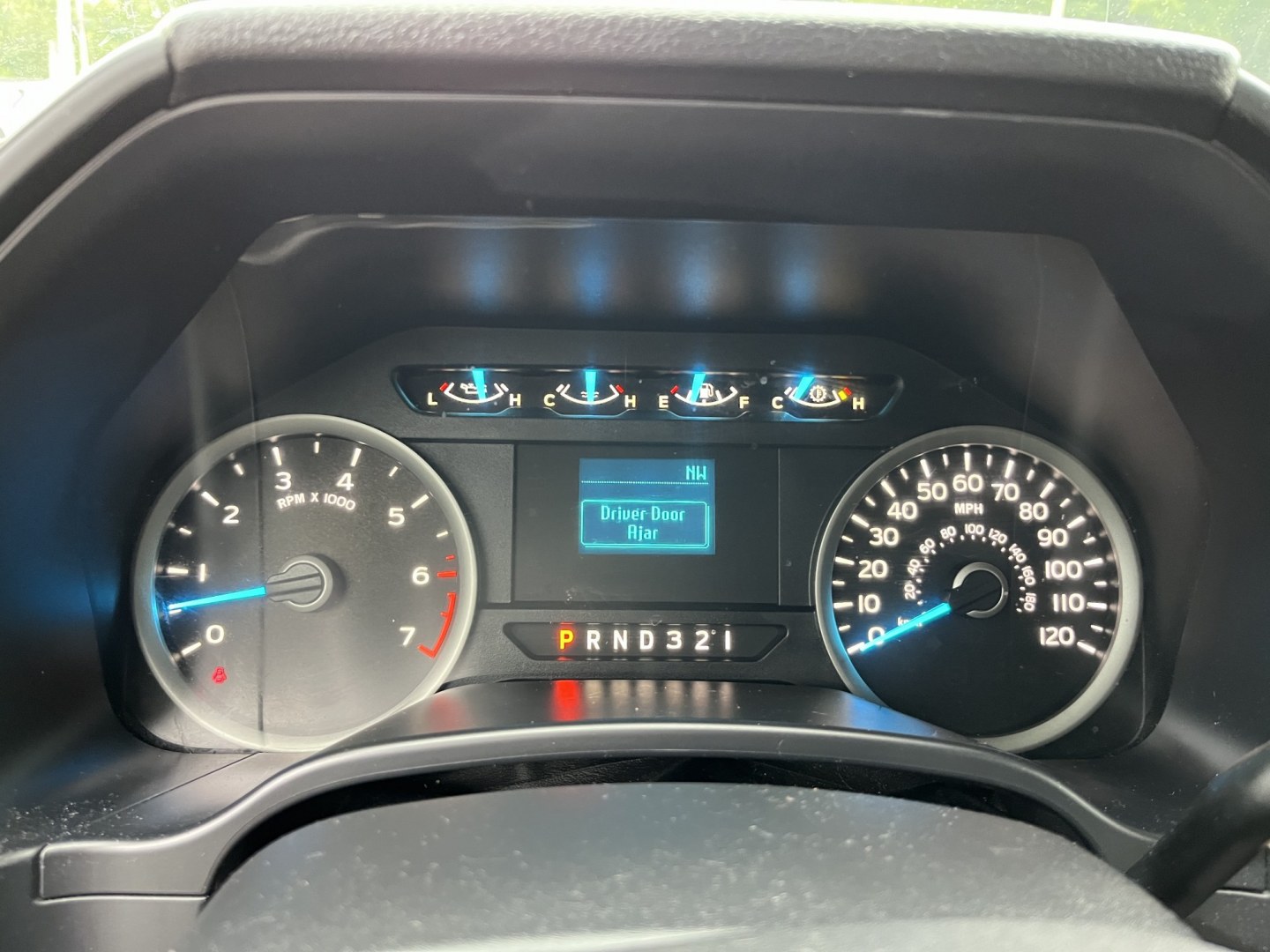 2017 White /Gray Ford F-150 XLT SuperCrew 5.5-ft. Bed 4WD (1FTEW1E80HF) with an 3.5L DOHC V6 engine, Automatic transmission, located at 11115 Chardon Rd. , Chardon, OH, 44024, (440) 214-9705, 41.580246, -81.241943 - 2017 Ford F-150 XLT Crew Cab 4WD – Reliable V6 Power with Towing Capability and Extended Range! This 2017 Ford F-150 XLT Crew Cab 4WD is a solid, well-equipped full-size truck that offers dependable performance and practical features. Powered by a capable 3.5L V6 engine with flex fuel capability- Photo#21