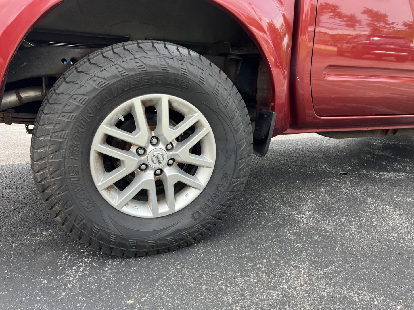 2016 Red /Gray Nissan Frontier SV Crew Cab 5AT 4WD (1N6AD0EV3GN) with an 4.0L V6 DOHC 24V engine, Automatic transmission, located at 11115 Chardon Rd. , Chardon, OH, 44024, (440) 214-9705, 41.580246, -81.241943 - 2016 Nissan Frontier SV Crew Cab 4WD – Reliable Midsize Truck with Strong V6 Power and Towing Capability! This 2016 Nissan Frontier SV Crew Cab 4WD is a tough, practical midsize truck that’s ready for work or weekend adventures. Powered by a proven 4.0L V6 engine producing 261 HP and 281 lb-ft- Photo#8
