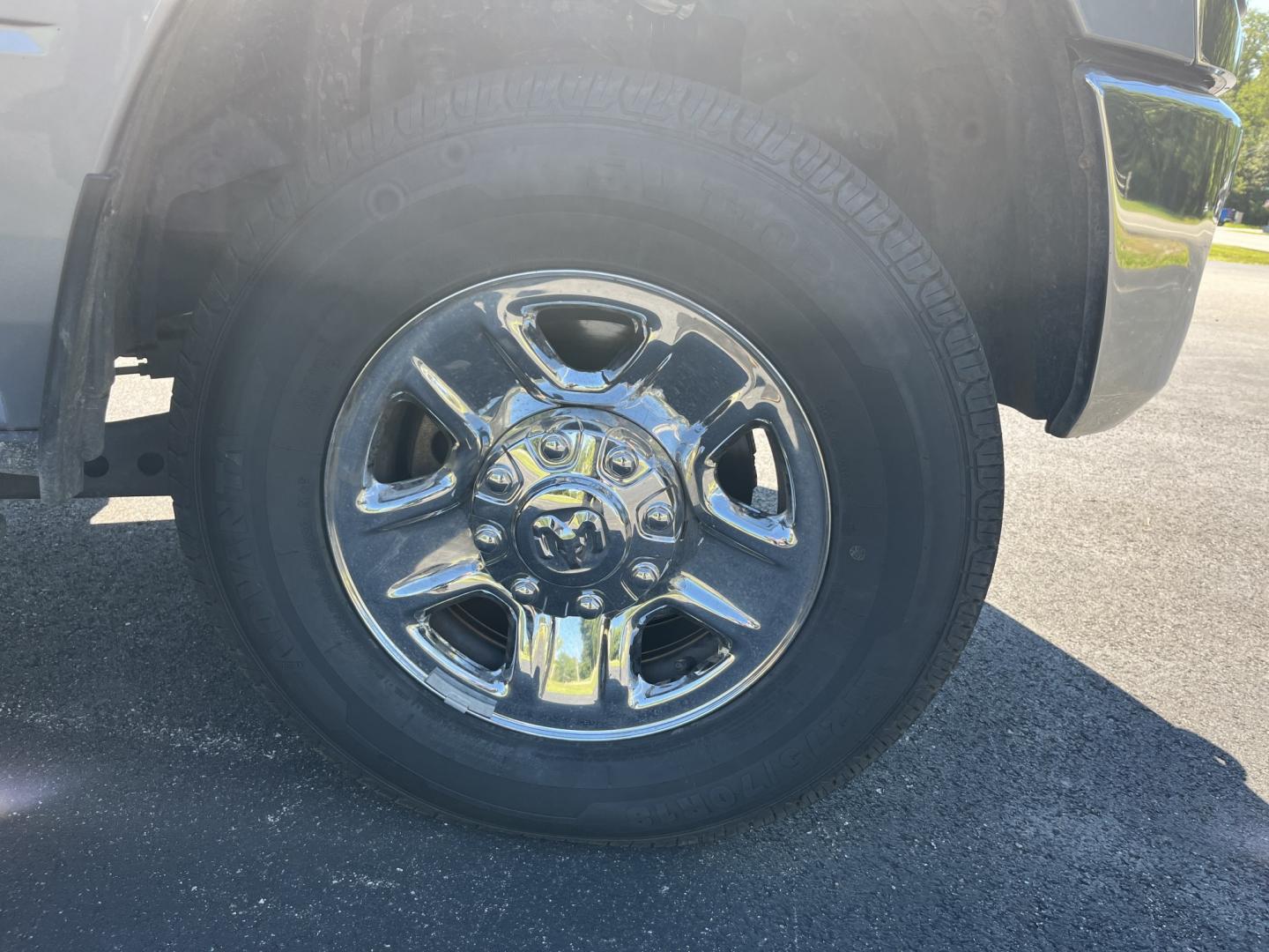 2024 Silver /Black RAM 2500 Tradesman Crew Cab SWB 4WD (3C6UR5CL9RG) with an 6.7L I6 OHV 24V TURBO DIESEL engine, Automatic transmission, located at 11115 Chardon Rd. , Chardon, OH, 44024, (440) 214-9705, 41.580246, -81.241943 - 2024 Ram 2500 Tradesman Crew Cab 4WD – Heavy-Duty Cummins Power with Massive Towing and One-Owner History! This 2024 Ram 2500 Tradesman Crew Cab 4WD is a tough, work-ready heavy-duty truck with impressive capability and one-owner history. Powered by the powerful 6.7L I6 Cummins engine producing 3- Photo#4