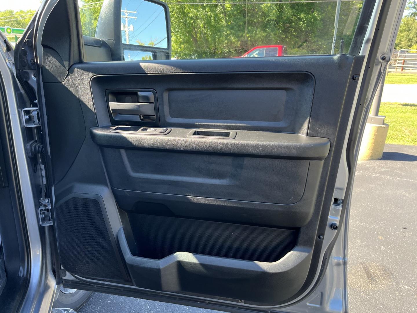 2024 Silver /Black RAM 2500 Tradesman Crew Cab SWB 4WD (3C6UR5CL9RG) with an 6.7L I6 OHV 24V TURBO DIESEL engine, Automatic transmission, located at 11115 Chardon Rd. , Chardon, OH, 44024, (440) 214-9705, 41.580246, -81.241943 - 2024 Ram 2500 Tradesman Crew Cab 4WD – Heavy-Duty Cummins Power with Massive Towing and One-Owner History! This 2024 Ram 2500 Tradesman Crew Cab 4WD is a tough, work-ready heavy-duty truck with impressive capability and one-owner history. Powered by the powerful 6.7L I6 Cummins engine producing 3- Photo#30