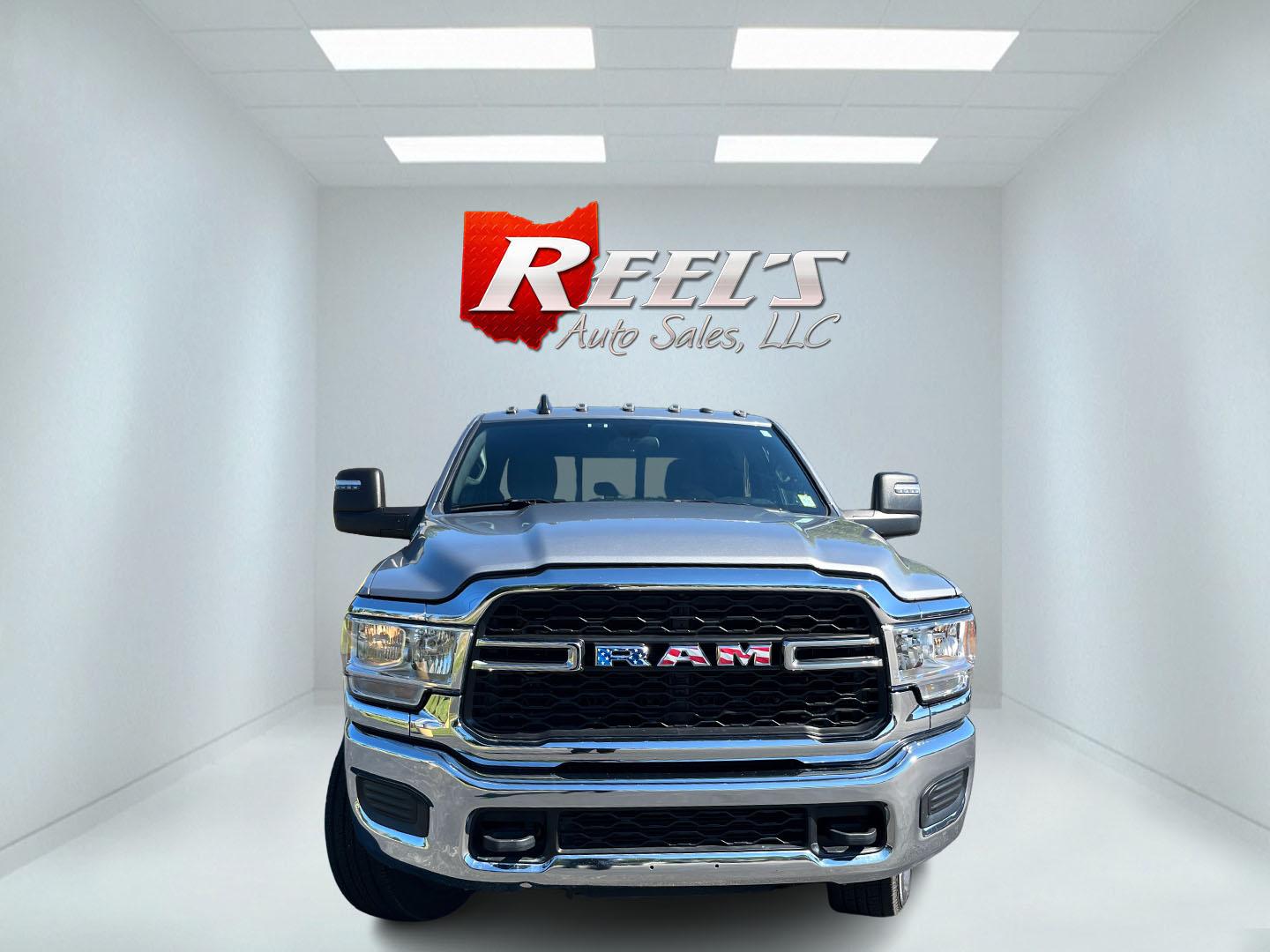 2024 Silver /Black RAM 2500 Tradesman Crew Cab SWB 4WD (3C6UR5CL9RG) with an 6.7L I6 OHV 24V TURBO DIESEL engine, Automatic transmission, located at 11115 Chardon Rd. , Chardon, OH, 44024, (440) 214-9705, 41.580246, -81.241943 - 2024 Ram 2500 Tradesman Crew Cab 4WD – Heavy-Duty Cummins Power with Massive Towing and One-Owner History! This 2024 Ram 2500 Tradesman Crew Cab 4WD is a tough, work-ready heavy-duty truck with impressive capability and one-owner history. Powered by the powerful 6.7L I6 Cummins engine producing 3- Photo#1