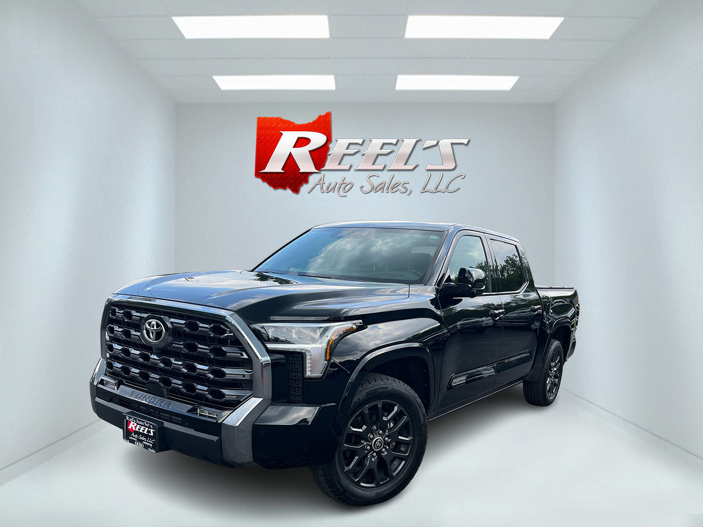photo of 2023 Toyota Tundra Platinum CrewMax 4WD