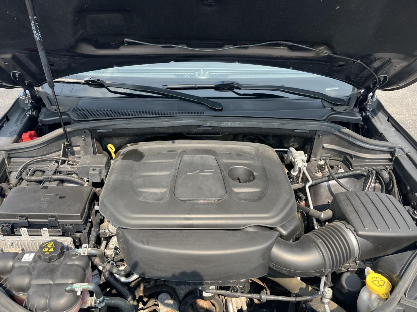 2020 Gray /Black Jeep Grand Cherokee Overland 4WD (1C4RJFCG7LC) with an 3.6L V6 DOHC 24V engine, Automatic transmission, located at 11115 Chardon Rd. , Chardon, OH, 44024, (440) 214-9705, 41.580246, -81.241943 - 2020 Jeep Grand Cherokee Overland 4WD – Refined Capability with Premium Comfort This 2020 Jeep Grand Cherokee Overland sits near the top of the lineup for a reason. The 3.6L Pentastar V6 and 8-speed automatic deliver smooth, capable power, while the advanced Quadra-Trac II 4WD, Quadra-Lift air su- Photo#14