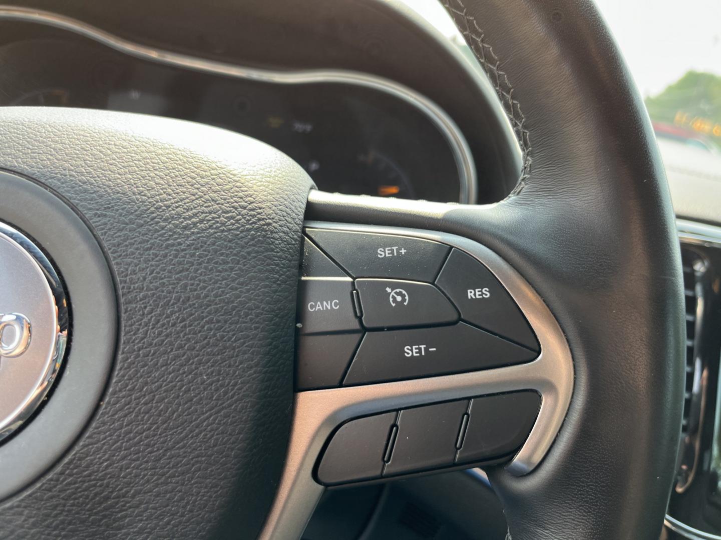 2020 Gray /Black Jeep Grand Cherokee Overland 4WD (1C4RJFCG7LC) with an 3.6L V6 DOHC 24V engine, Automatic transmission, located at 11115 Chardon Rd. , Chardon, OH, 44024, (440) 214-9705, 41.580246, -81.241943 - 2020 Jeep Grand Cherokee Overland 4WD – Refined Capability with Premium Comfort This 2020 Jeep Grand Cherokee Overland sits near the top of the lineup for a reason. The 3.6L Pentastar V6 and 8-speed automatic deliver smooth, capable power, while the advanced Quadra-Trac II 4WD, Quadra-Lift air su- Photo#22