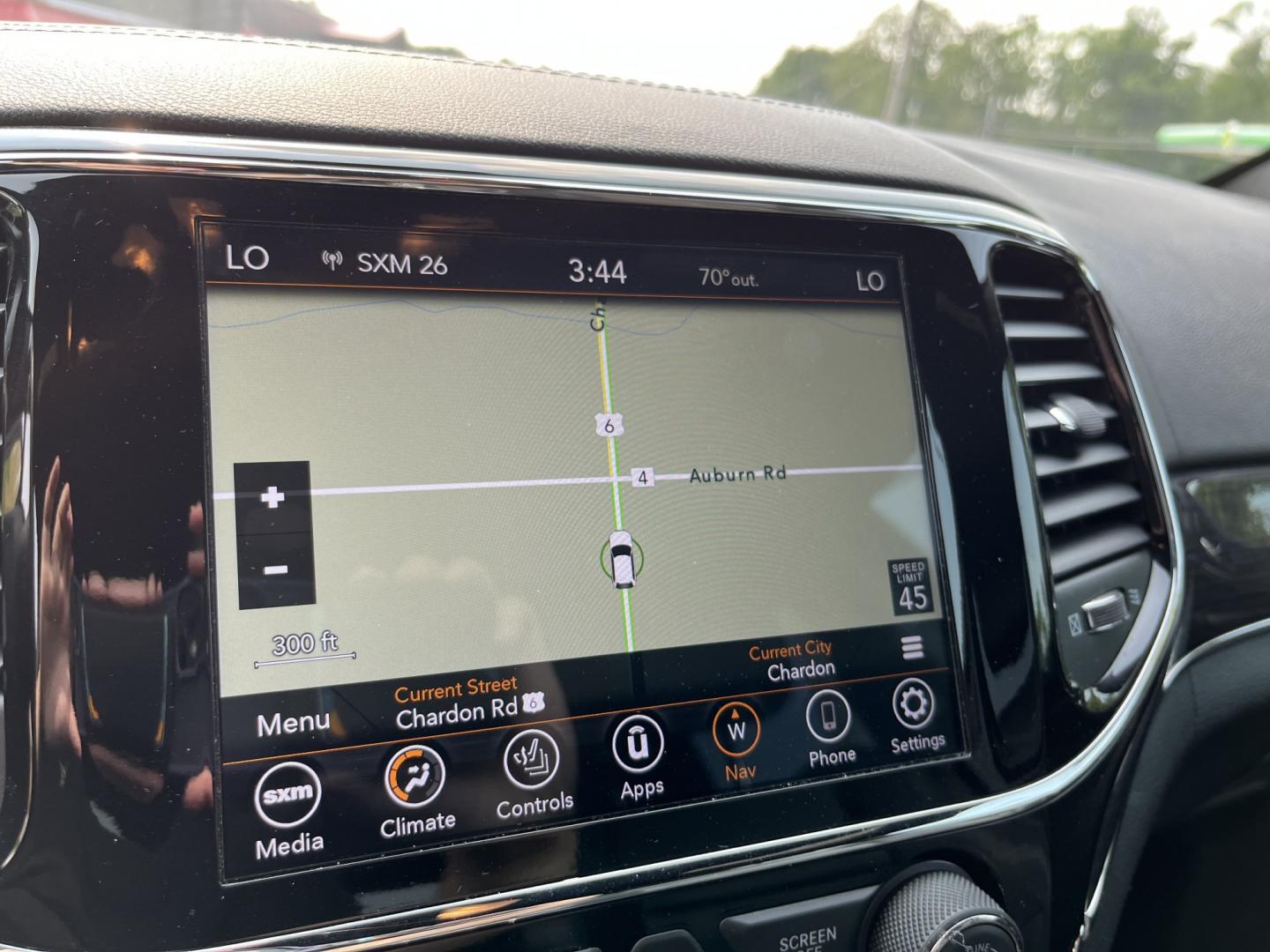 2020 Gray /Black Jeep Grand Cherokee Overland 4WD (1C4RJFCG7LC) with an 3.6L V6 DOHC 24V engine, Automatic transmission, located at 11115 Chardon Rd. , Chardon, OH, 44024, (440) 214-9705, 41.580246, -81.241943 - 2020 Jeep Grand Cherokee Overland 4WD – Refined Capability with Premium Comfort This 2020 Jeep Grand Cherokee Overland sits near the top of the lineup for a reason. The 3.6L Pentastar V6 and 8-speed automatic deliver smooth, capable power, while the advanced Quadra-Trac II 4WD, Quadra-Lift air su- Photo#25