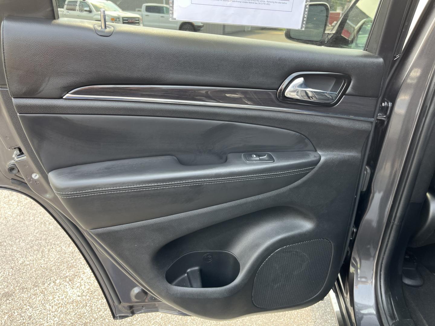 2020 Gray /Black Jeep Grand Cherokee Overland 4WD (1C4RJFCG7LC) with an 3.6L V6 DOHC 24V engine, Automatic transmission, located at 11115 Chardon Rd. , Chardon, OH, 44024, (440) 214-9705, 41.580246, -81.241943 - 2020 Jeep Grand Cherokee Overland 4WD – Refined Capability with Premium Comfort This 2020 Jeep Grand Cherokee Overland sits near the top of the lineup for a reason. The 3.6L Pentastar V6 and 8-speed automatic deliver smooth, capable power, while the advanced Quadra-Trac II 4WD, Quadra-Lift air su- Photo#30