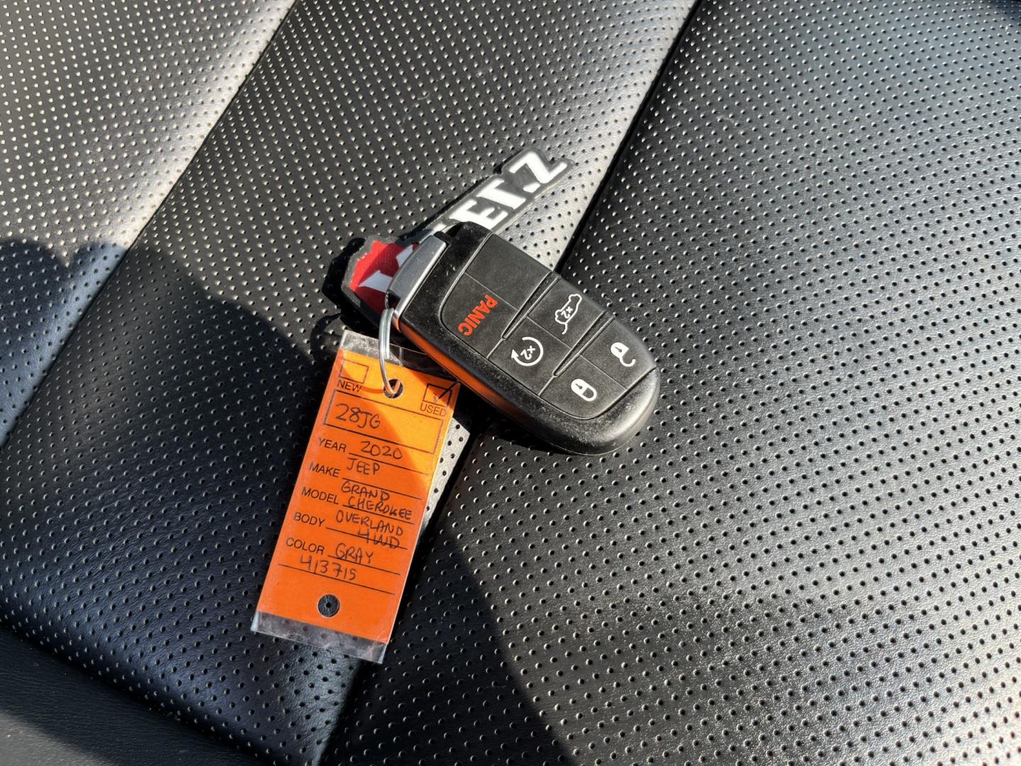 2020 Gray /Black Jeep Grand Cherokee Overland 4WD (1C4RJFCG7LC) with an 3.6L V6 DOHC 24V engine, Automatic transmission, located at 11115 Chardon Rd. , Chardon, OH, 44024, (440) 214-9705, 41.580246, -81.241943 - 2020 Jeep Grand Cherokee Overland 4WD – Refined Capability with Premium Comfort This 2020 Jeep Grand Cherokee Overland sits near the top of the lineup for a reason. The 3.6L Pentastar V6 and 8-speed automatic deliver smooth, capable power, while the advanced Quadra-Trac II 4WD, Quadra-Lift air su- Photo#40