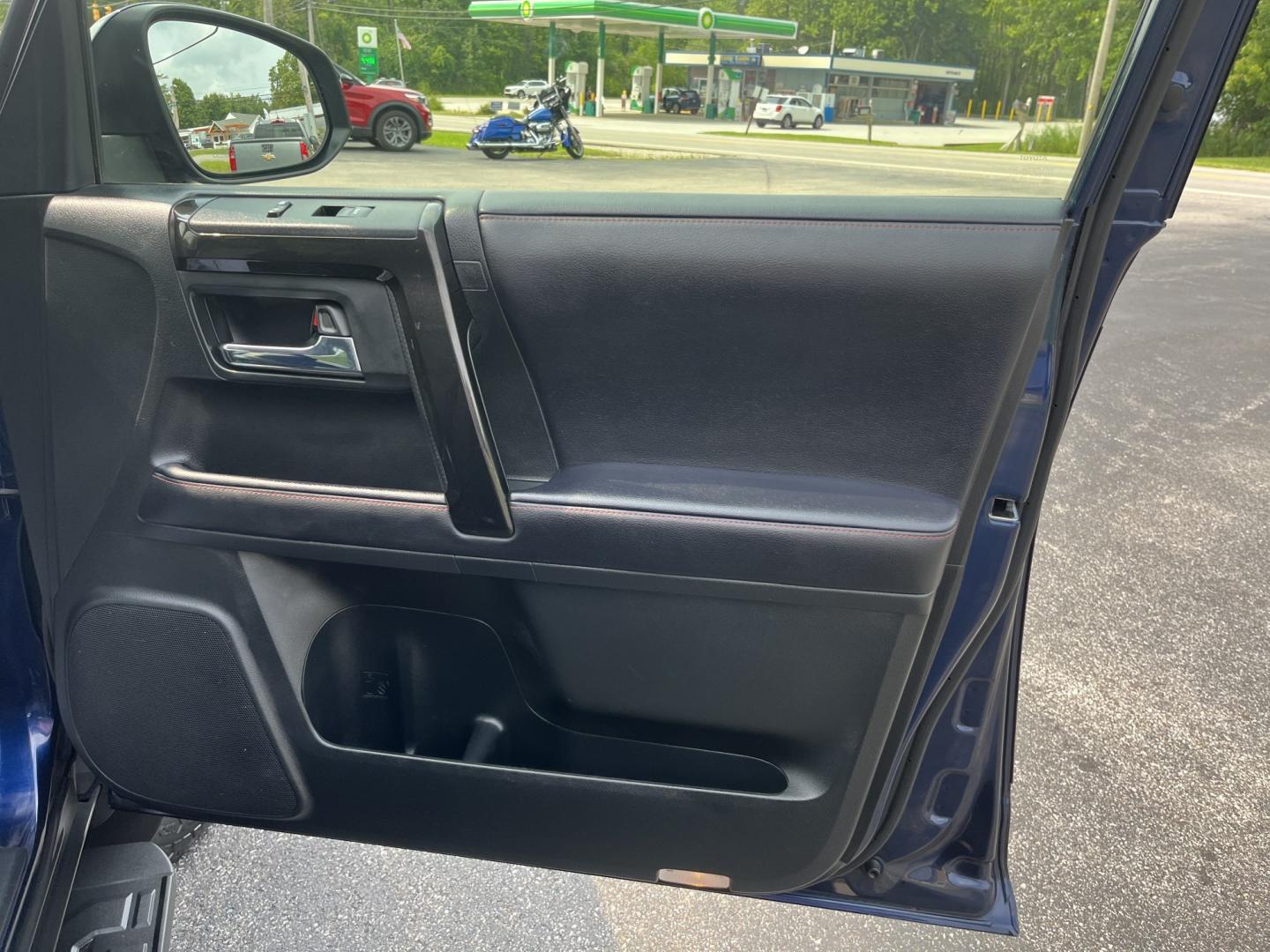 2021 Blue /Black Toyota 4Runner TRD Off-road Premium 4WD (JTERU5JR0M5) with an 4.0L V6 DOHC 24V engine, Automatic transmission, located at 11115 Chardon Rd. , Chardon, OH, 44024, (440) 214-9705, 41.580246, -81.241943- Photo#35