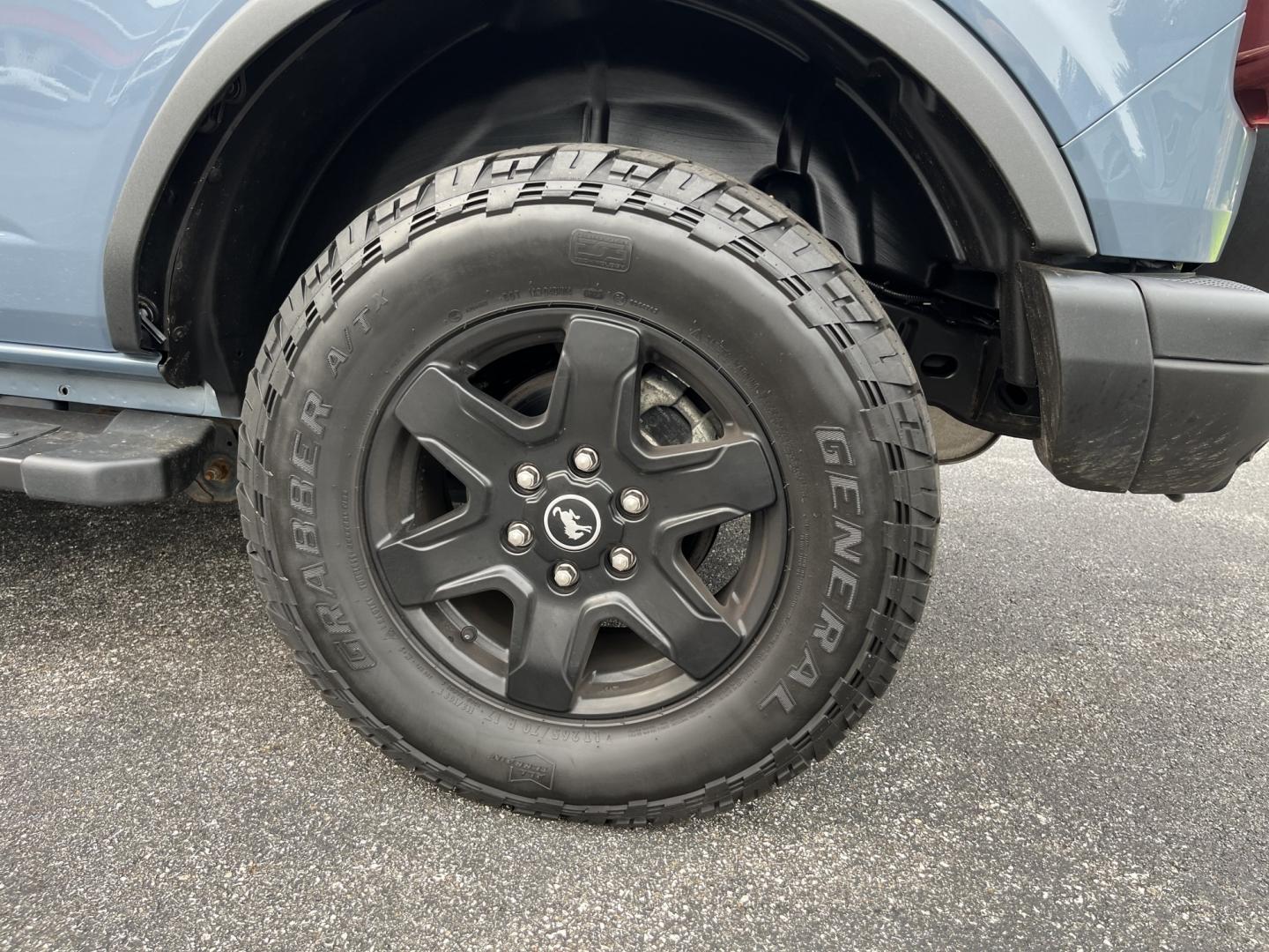 2023 Gray /Black Ford Bronco Black Diamond 4-Door (1FMDE5BH5PL) with an 2.3L I4 Turbo engine, Automatic transmission, located at 11115 Chardon Rd. , Chardon, OH, 44024, (440) 214-9705, 41.580246, -81.241943 - 2023 Ford Bronco Black Diamond 4WD – Rugged Off-Road Icon with Turbo Power and Modern Features! This 2023 Ford Bronco Black Diamond 4WD is a capable and adventure-ready SUV that offers serious off-road performance and everyday usability. Powered by a responsive 2.3L Turbocharged EcoBoost I4 engin- Photo#11