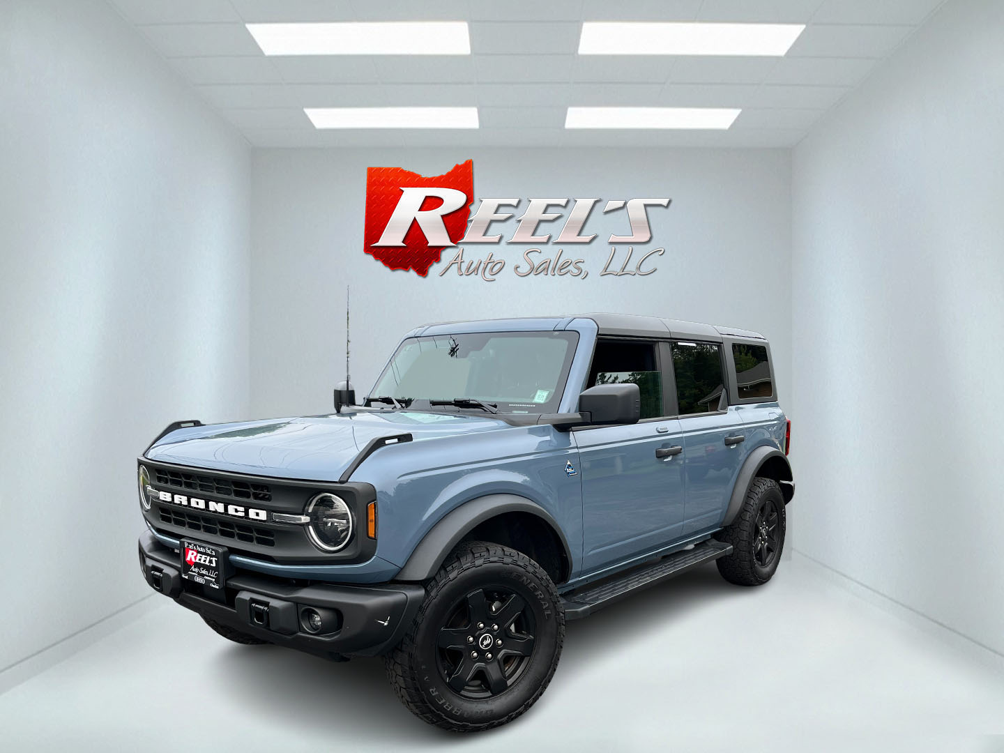 photo of 2023 Ford Bronco Black Diamond 4-Door