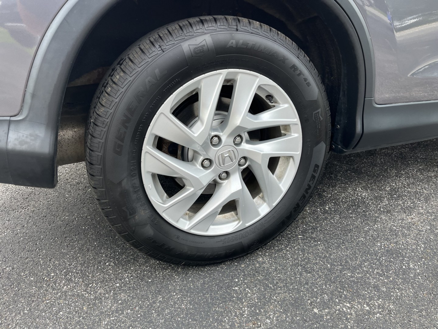 2015 Gray /Gray Honda CR-V EX 4WD (5J6RM4H56FL) with an 2.4L I4 DOHC 16V engine, Automatic transmission, located at 11115 Chardon Rd. , Chardon, OH, 44024, (440) 214-9705, 41.580246, -81.241943 - 2015 Honda CR-V EX AWD – The Compact SUV That Quietly Earns Your Trust Some vehicles just make everyday life feel easier. This 2015 Honda CR-V EX AWD is one of them. With its reliable 2.4L K24 engine, available ECO Mode, and capable AWD, it delivers confident all-weather performance and a strong- Photo#8