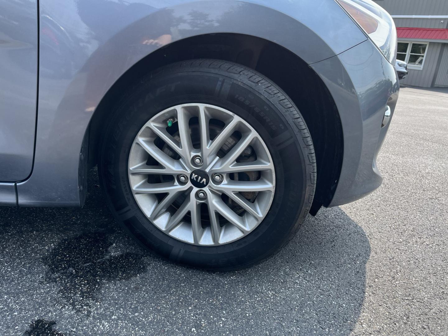 2018 Gray /Black Kia Rio5 EX (3KPA35AB8JE) with an 1.6L I4 DOHC 16V engine, Automatic transmission, located at 11115 Chardon Rd. , Chardon, OH, 44024, (440) 214-9705, 41.580246, -81.241943 - 2018 Kia Rio EX Hatchback Launch Edition – Stylish, Efficient, and Surprisingly Refined Looking for a compact car that feels a step above the ordinary? This 2018 Kia Rio EX Hatchback Launch Edition delivers exactly that. Powered by a responsive 1.6L GDI engine and smooth 6-speed automatic, it ret- Photo#5