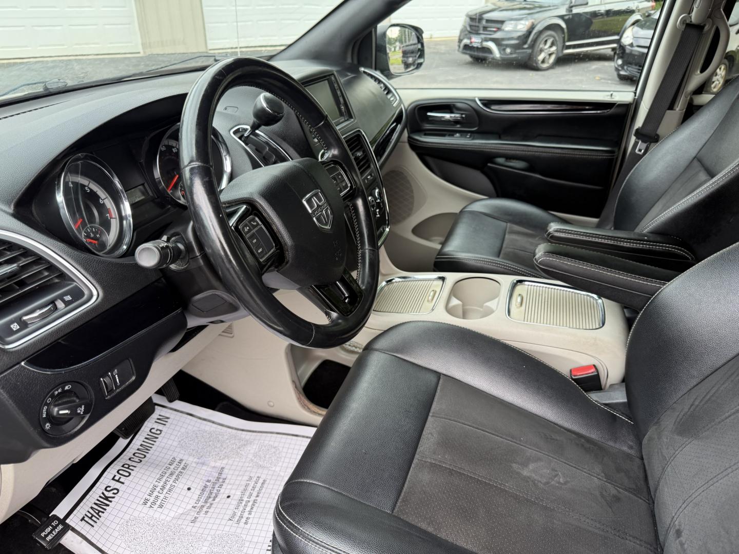 2019 White /Black Dodge Grand Caravan SXT (2C4RDGCGXKR) with an 3.6L V6 DOHC 24V engine, Automatic transmission, located at 547 E. Main St., Orwell, OH, 44076, (440) 437-5893, 41.535435, -80.847855 - 2019 Dodge Grand Caravan SXT – The Family Hauler That Makes Every Trip Easier Family life is busy enough. This 2019 Dodge Grand Caravan SXT is built to make the miles feel lighter. Under the hood, the proven 3.6L Pentastar V6 paired with a smooth 6-speed automatic and flex-fuel capability deliver- Photo#8