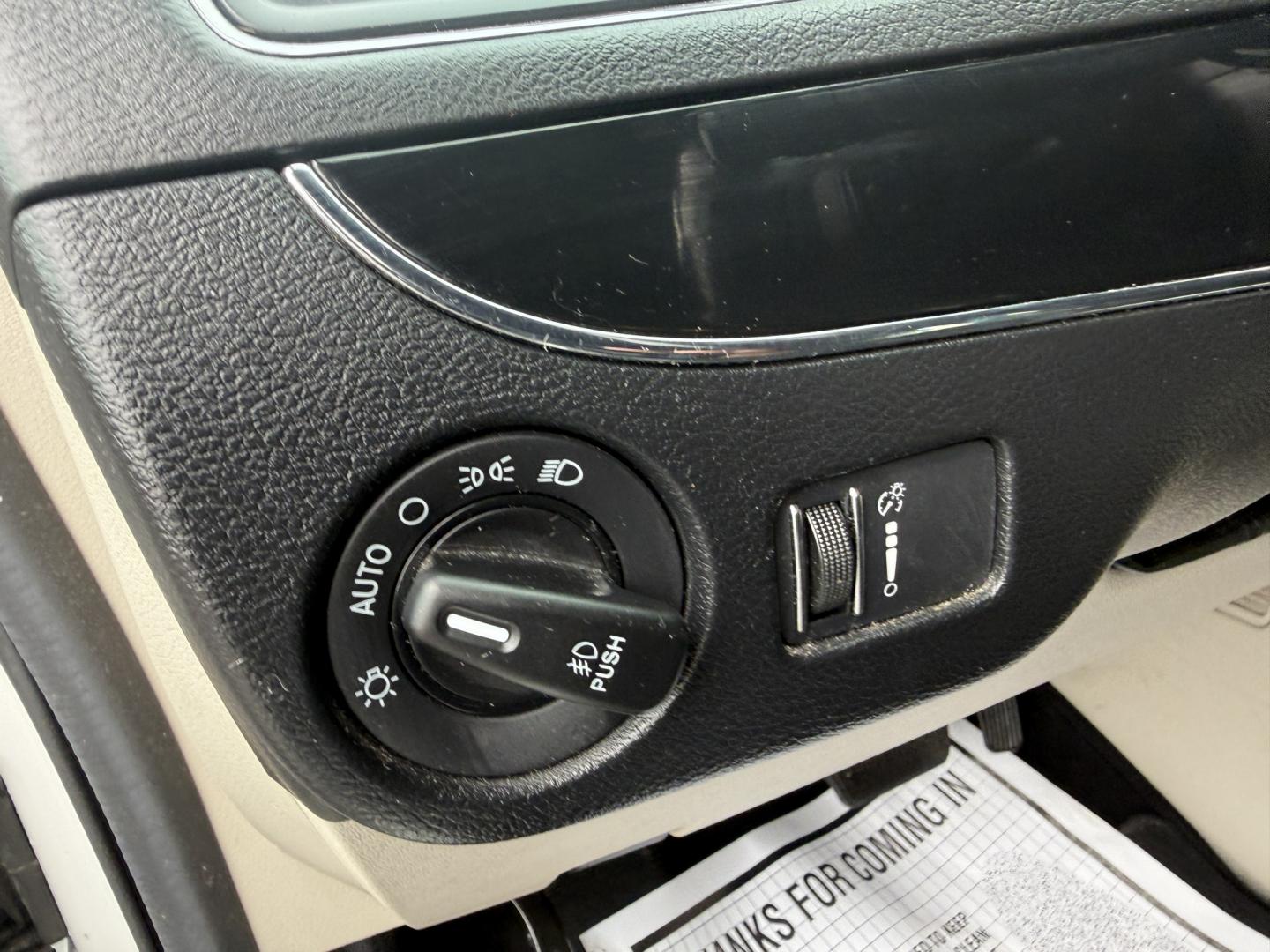 2019 White /Black Dodge Grand Caravan SXT (2C4RDGCGXKR) with an 3.6L V6 DOHC 24V engine, Automatic transmission, located at 547 E. Main St., Orwell, OH, 44076, (440) 437-5893, 41.535435, -80.847855 - 2019 Dodge Grand Caravan SXT – The Family Hauler That Makes Every Trip Easier Family life is busy enough. This 2019 Dodge Grand Caravan SXT is built to make the miles feel lighter. Under the hood, the proven 3.6L Pentastar V6 paired with a smooth 6-speed automatic and flex-fuel capability deliver- Photo#12