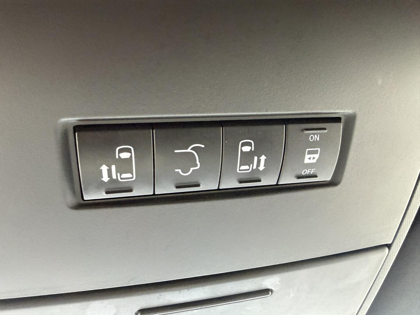 2019 White /Black Dodge Grand Caravan SXT (2C4RDGCGXKR) with an 3.6L V6 DOHC 24V engine, Automatic transmission, located at 547 E. Main St., Orwell, OH, 44076, (440) 437-5893, 41.535435, -80.847855 - 2019 Dodge Grand Caravan SXT – The Family Hauler That Makes Every Trip Easier Family life is busy enough. This 2019 Dodge Grand Caravan SXT is built to make the miles feel lighter. Under the hood, the proven 3.6L Pentastar V6 paired with a smooth 6-speed automatic and flex-fuel capability deliver- Photo#20