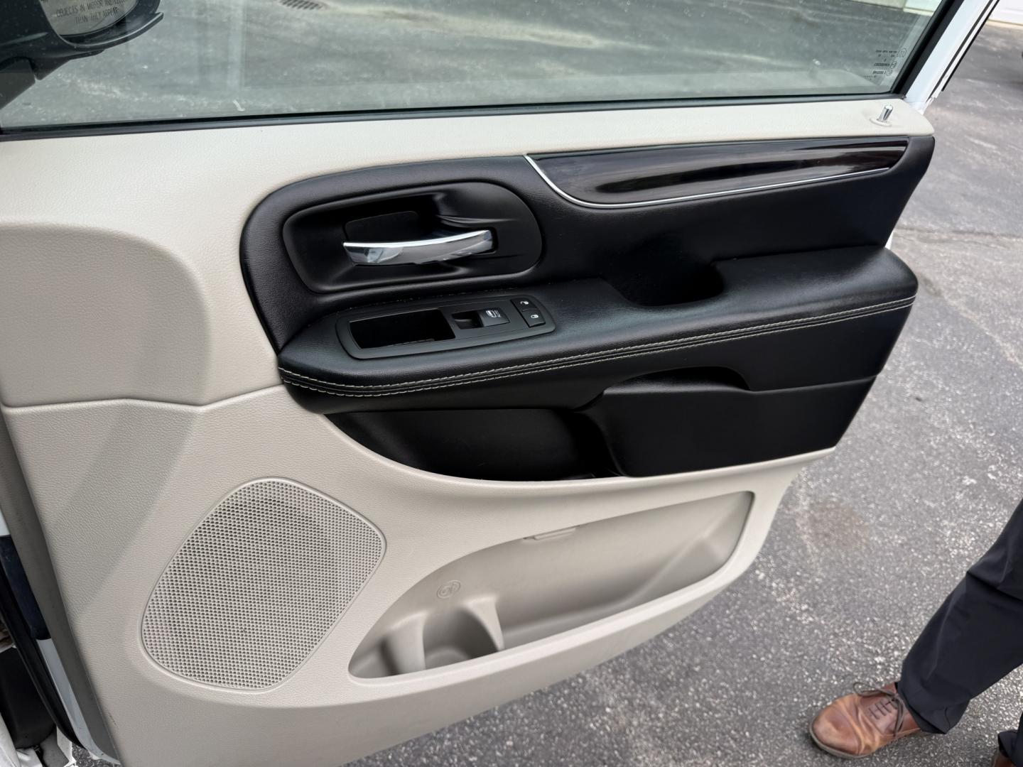 2019 White /Black Dodge Grand Caravan SXT (2C4RDGCGXKR) with an 3.6L V6 DOHC 24V engine, Automatic transmission, located at 547 E. Main St., Orwell, OH, 44076, (440) 437-5893, 41.535435, -80.847855 - 2019 Dodge Grand Caravan SXT – The Family Hauler That Makes Every Trip Easier Family life is busy enough. This 2019 Dodge Grand Caravan SXT is built to make the miles feel lighter. Under the hood, the proven 3.6L Pentastar V6 paired with a smooth 6-speed automatic and flex-fuel capability deliver- Photo#40