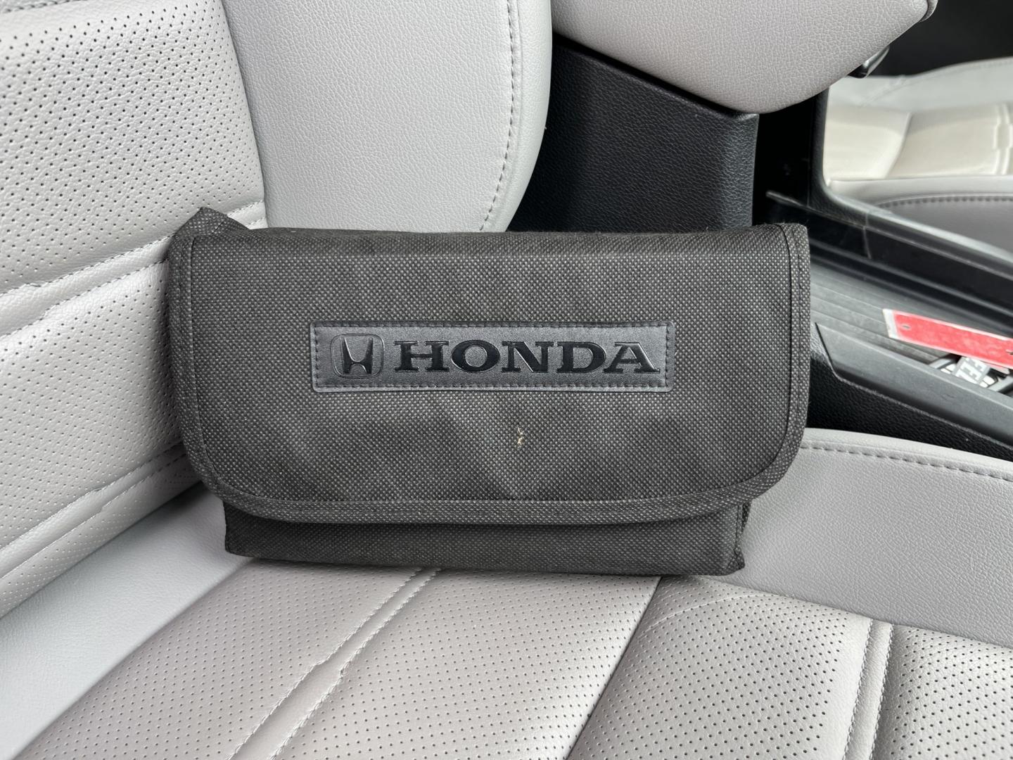 2022 Blue Honda CR-V Hybrid EX-L (5J6RT6H84NL) with an 2.0L I4 DOHC 16V HYBRID engine, Automatic transmission, located at 11115 Chardon Rd. , Chardon, OH, 44024, (440) 214-9705, 41.580246, -81.241943- Photo#35