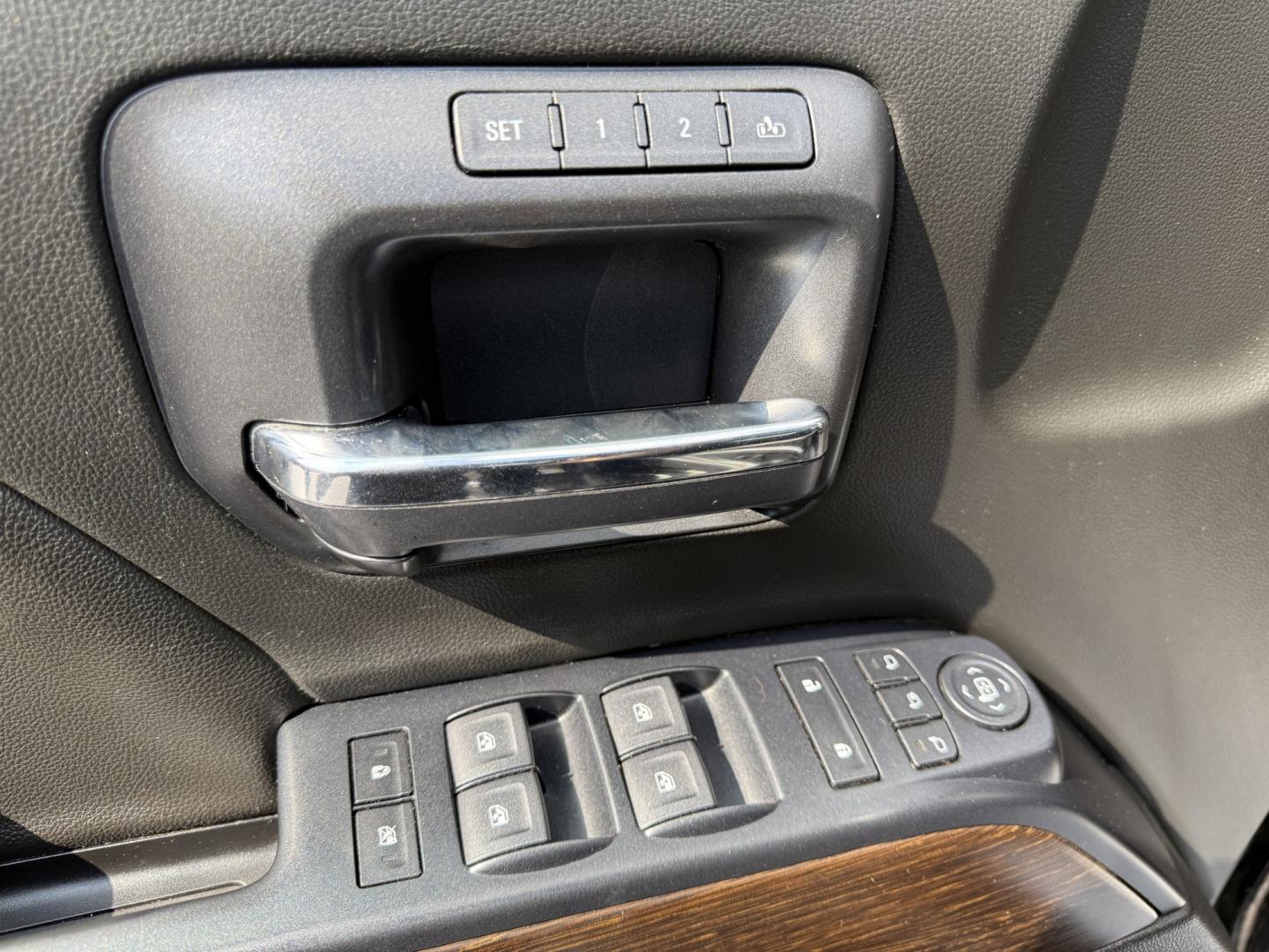 2019 Black /Black GMC Sierra 3500HD Denali Crew Cab 4WD (1GT42WEY7KF) with an 6.6L V8 OHV 16 Turbo DIESEL engine, Automatic transmission, located at 547 E. Main St., Orwell, OH, 44076, (440) 437-5893, 41.535435, -80.847855- Photo#10