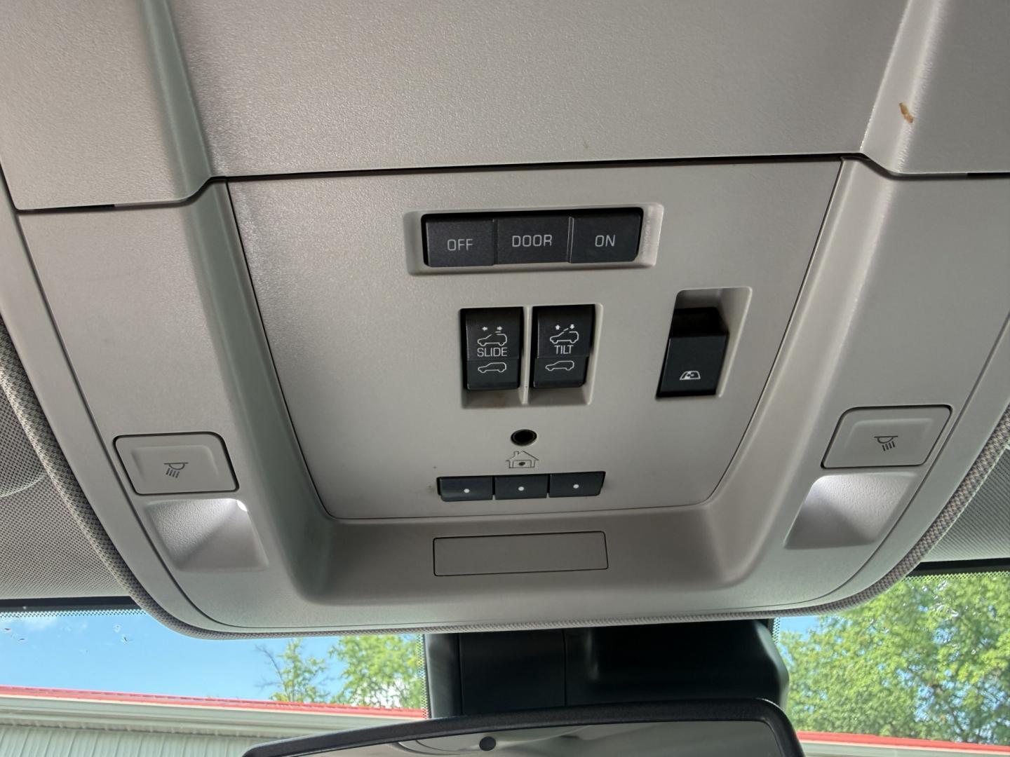 2019 Black /Black GMC Sierra 3500HD Denali Crew Cab 4WD (1GT42WEY7KF) with an 6.6L V8 OHV 16 Turbo DIESEL engine, Automatic transmission, located at 547 E. Main St., Orwell, OH, 44076, (440) 437-5893, 41.535435, -80.847855- Photo#21