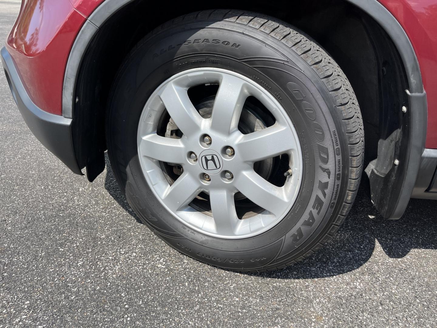 2009 Red /Gray Honda CR-V EX-L 4WD 5-Speed AT (5J6RE48749L) with an 2.4L I4 DOHC 16V engine, Automatic transmission, located at 11115 Chardon Rd. , Chardon, OH, 44024, (440) 214-9705, 41.580246, -81.241943- Photo#12