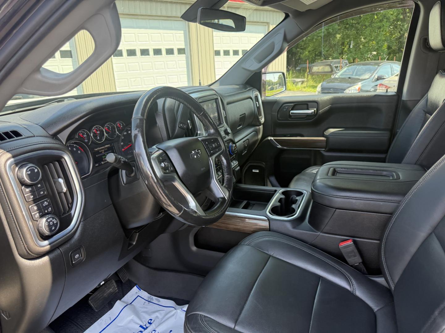 2019 Black /Black Chevrolet Silverado 1500 RST Crew Cab 4WD (1GCUYEED7KZ) with an 5.3L V8 OHV 16V engine, Automatic transmission, located at 547 E. Main St., Orwell, OH, 44076, (440) 437-5893, 41.535435, -80.847855 - 2019 Chevrolet Silverado 1500 RST Crew Cab 4WD – Strong V8 Capability with Z71 Off-Road Equipment If you need a full-size truck that can handle real work and still feel comfortable on the daily drive, this 2019 Chevrolet Silverado 1500 RST Crew Cab 4WD is a solid choice. The 5.3L EcoTec3 V8 and 8- Photo#9