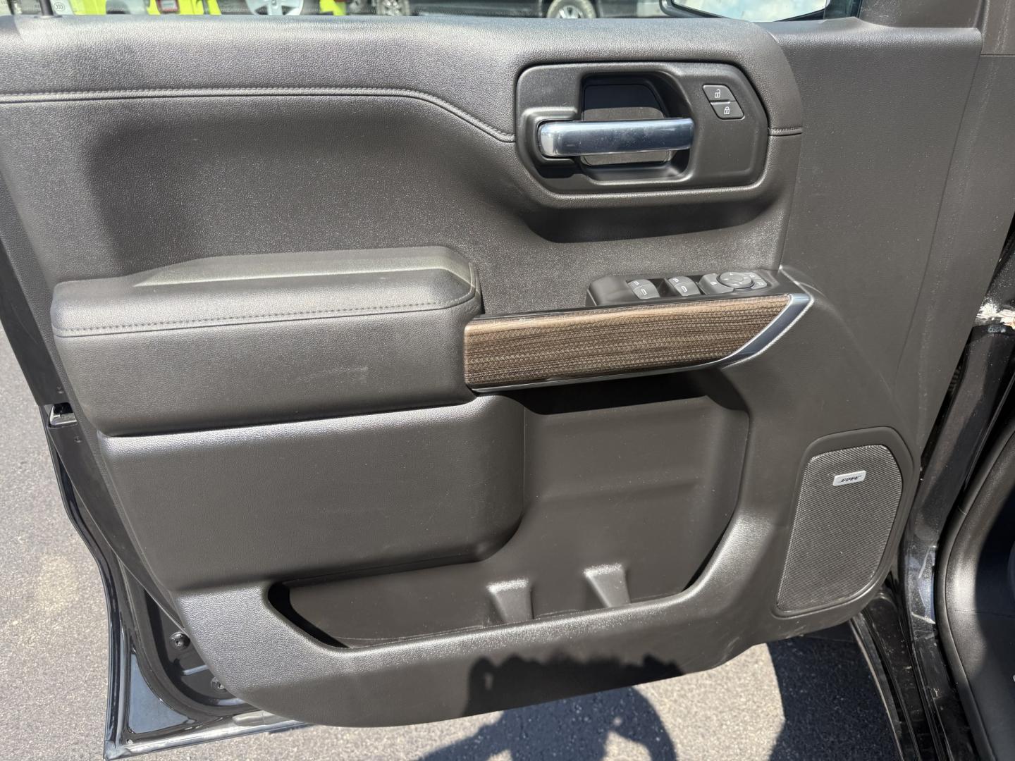 2019 Black /Black Chevrolet Silverado 1500 RST Crew Cab 4WD (1GCUYEED7KZ) with an 5.3L V8 OHV 16V engine, Automatic transmission, located at 547 E. Main St., Orwell, OH, 44076, (440) 437-5893, 41.535435, -80.847855 - 2019 Chevrolet Silverado 1500 RST Crew Cab 4WD – Strong V8 Capability with Z71 Off-Road Equipment If you need a full-size truck that can handle real work and still feel comfortable on the daily drive, this 2019 Chevrolet Silverado 1500 RST Crew Cab 4WD is a solid choice. The 5.3L EcoTec3 V8 and 8- Photo#8