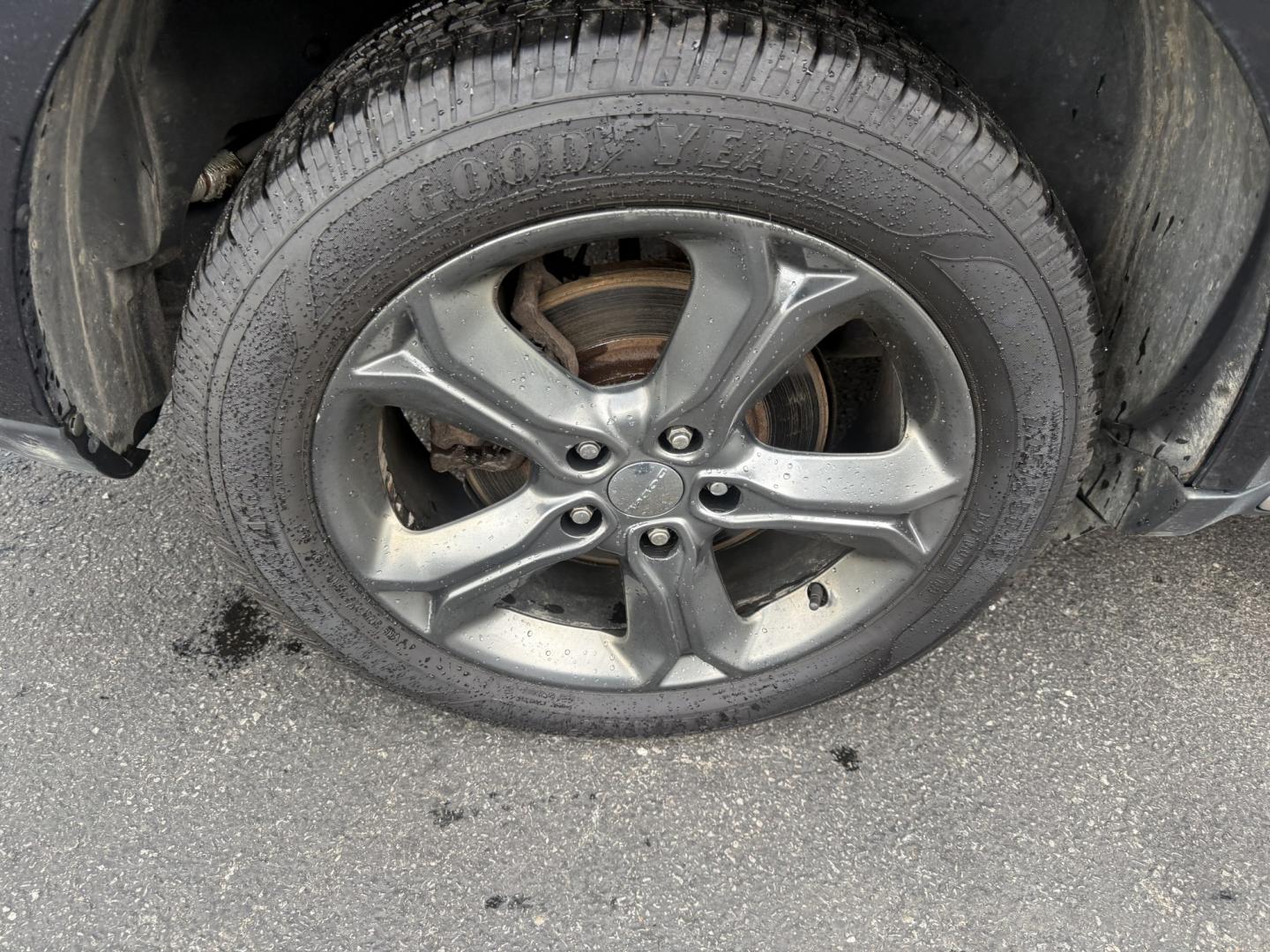 2017 Black /Black Dodge Journey Crossroad AWD (3C4PDDGG1HT) with an 3.6L V6 DOHC 24V engine, Automatic transmission, located at 547 E. Main St., Orwell, OH, 44076, (440) 437-5893, 41.535435, -80.847855 - 2017 Dodge Journey Crossroad Plus AWD – Family Space with V6 Power and Everyday Comfort If you need a midsize SUV with room for the family and enough equipment to make daily driving easier, this 2017 Dodge Journey Crossroad Plus AWD is worth a look. The 3.6L Pentastar V6 and 6-speed automatic del- Photo#32