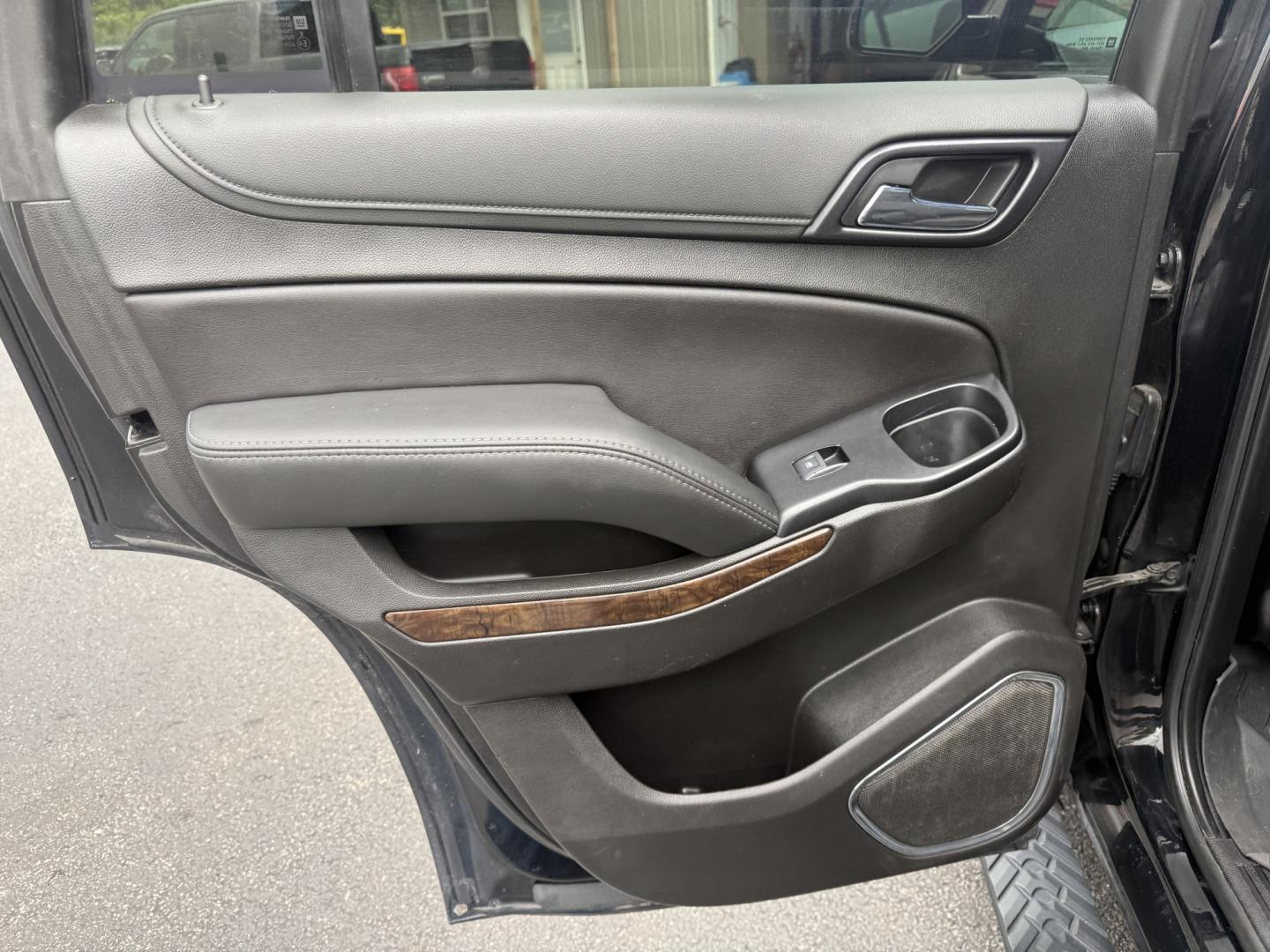 2019 Black /Black Chevrolet Tahoe LS 4WD (1GNSKAKC6KR) with an 5.3L V8 OHV 16V engine, Automatic transmission, located at 547 E. Main St., Orwell, OH, 44076, (440) 437-5893, 41.535435, -80.847855 - 2019 Chevrolet Tahoe LS 4WD – Full-Size Space with Strong V8 Capability If you need a full-size SUV that can haul people, gear, and still tow with confidence, this 2019 Chevrolet Tahoe LS 4WD is a practical choice. The 5.3L EcoTec3 V8 and 6-speed automatic deliver dependable power, while on-deman- Photo#32