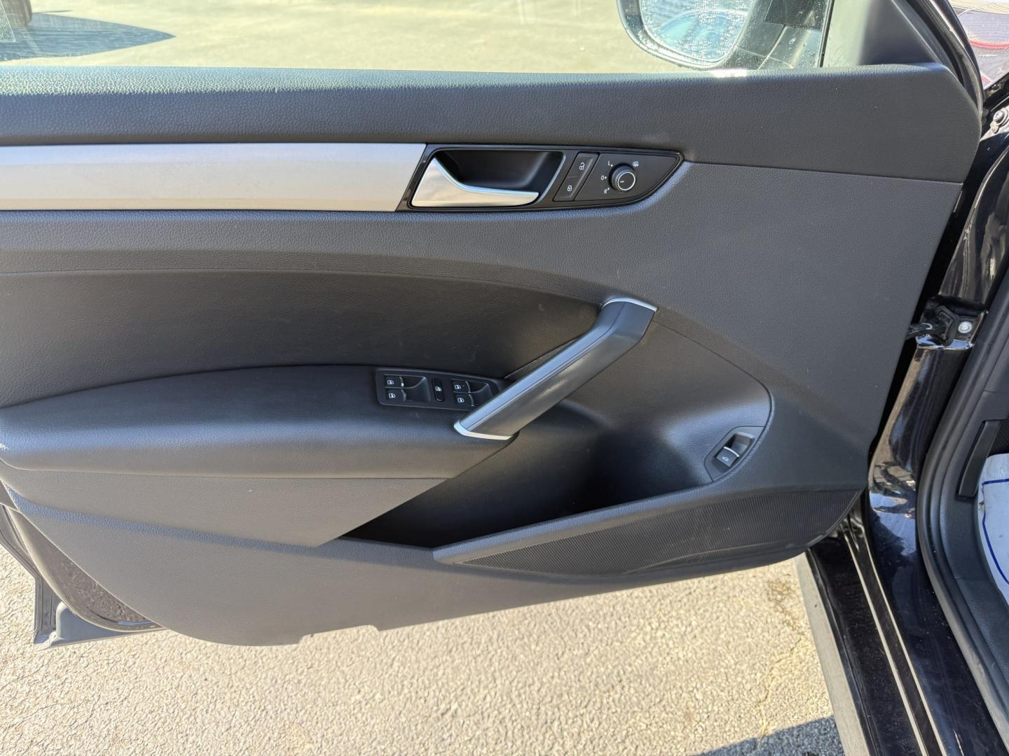 2022 Black /Black Volkswagen Passat SE (1VWSA7A36NC) with an 2.0L I4 DOHC 16V Turbo engine, Automatic transmission, located at 547 E. Main St., Orwell, OH, 44076, (440) 437-5893, 41.535435, -80.847855 - 2022 Volkswagen Passat SE – Efficient Midsize Comfort with Modern Driver Aids If you want a roomy sedan that prioritizes comfort, efficiency, and everyday convenience, this 2022 Volkswagen Passat SE is a strong choice. The 2.0L Turbocharged engine and 6-speed automatic deliver smooth power and an- Photo#9