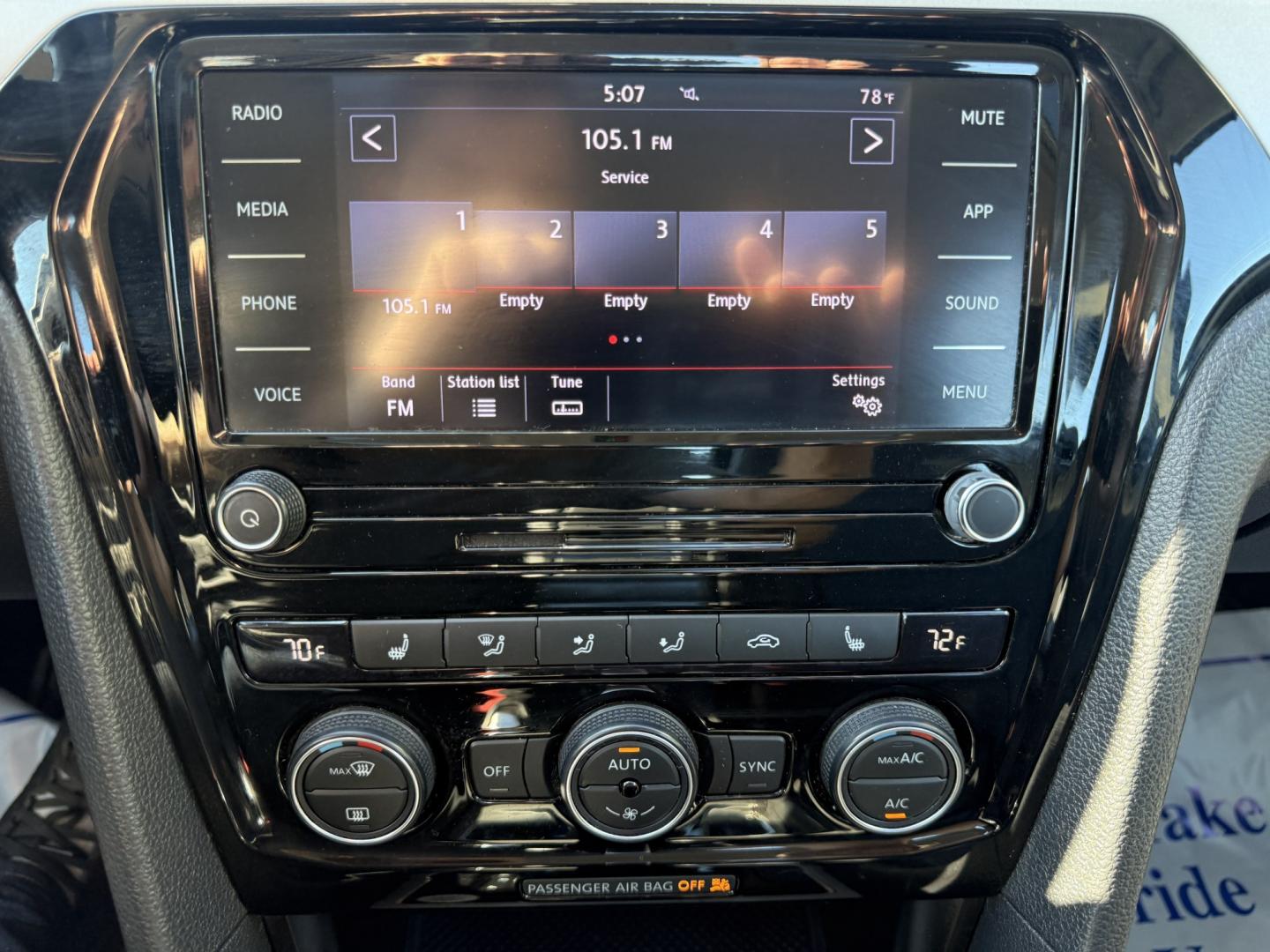 2022 Black /Black Volkswagen Passat SE (1VWSA7A36NC) with an 2.0L I4 DOHC 16V Turbo engine, Automatic transmission, located at 547 E. Main St., Orwell, OH, 44076, (440) 437-5893, 41.535435, -80.847855 - 2022 Volkswagen Passat SE – Efficient Midsize Comfort with Modern Driver Aids If you want a roomy sedan that prioritizes comfort, efficiency, and everyday convenience, this 2022 Volkswagen Passat SE is a strong choice. The 2.0L Turbocharged engine and 6-speed automatic deliver smooth power and an- Photo#17