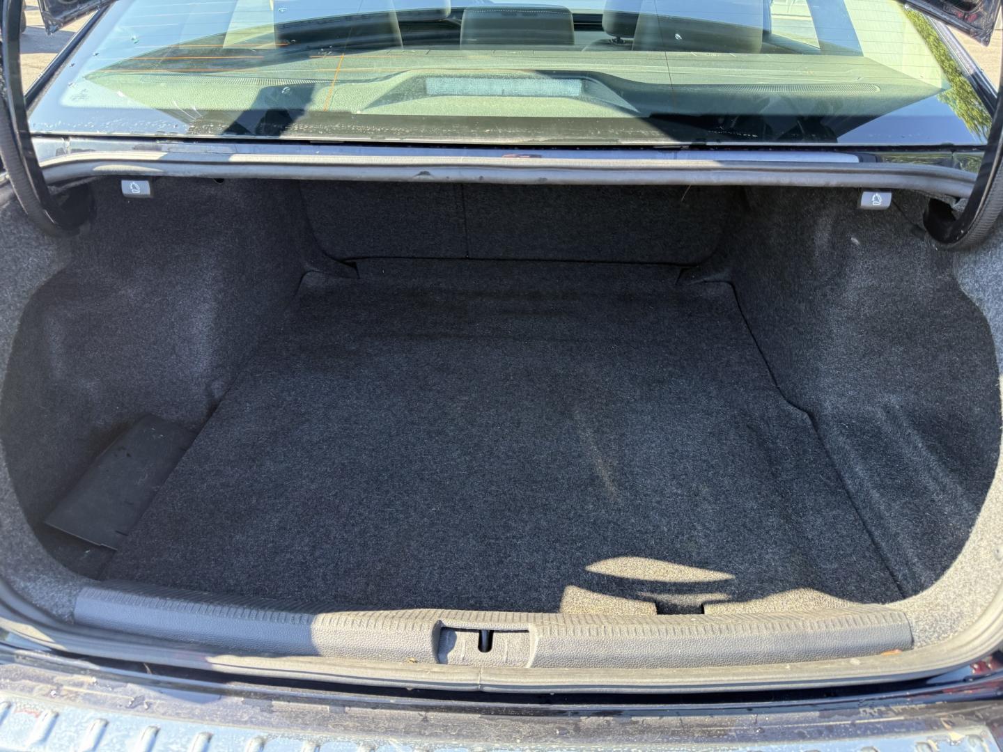 2022 Black /Black Volkswagen Passat SE (1VWSA7A36NC) with an 2.0L I4 DOHC 16V Turbo engine, Automatic transmission, located at 547 E. Main St., Orwell, OH, 44076, (440) 437-5893, 41.535435, -80.847855 - 2022 Volkswagen Passat SE – Efficient Midsize Comfort with Modern Driver Aids If you want a roomy sedan that prioritizes comfort, efficiency, and everyday convenience, this 2022 Volkswagen Passat SE is a strong choice. The 2.0L Turbocharged engine and 6-speed automatic deliver smooth power and an- Photo#27