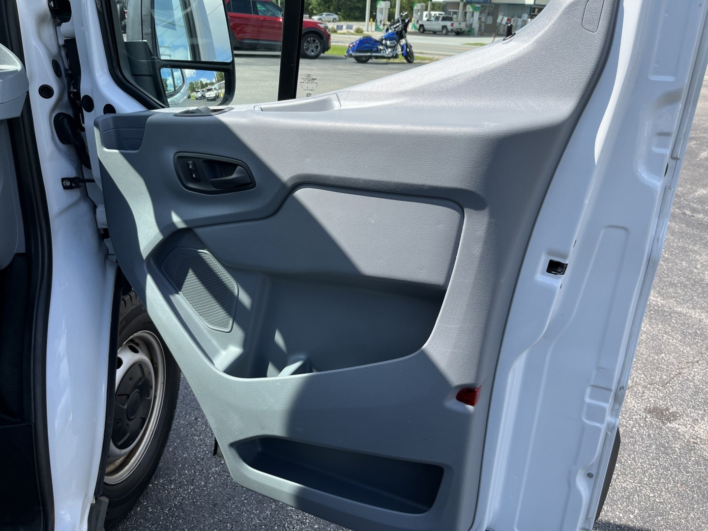 2018 White /Black Ford Transit 150 Wagon Low Roof XL w/Sliding Pass. 130-in. WB (1FMZK1YM4JK) with an 3.7L V6 DOHC 24V engine, Automatic transmission, located at 11115 Chardon Rd. , Chardon, OH, 44024, (440) 214-9705, 41.580246, -81.241943 - 2018 Ford Transit T-150 Passenger Van – Practical 8-Passenger Capability with Everyday Utility If you need a van that can move people and still handle light work, this 2018 Ford Transit T-150 Passenger Van is a straightforward choice. The 3.7L V6 and 6-speed automatic deliver dependable power wit- Photo#30