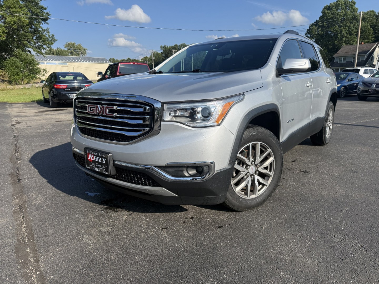 2019 Silver /Black GMC Acadia SLE-2 AWD (1GKKNSLS5KZ) with an 3.6L V6 DOHC 24V engine, Automatic transmission, located at 547 E. Main St., Orwell, OH, 44076, (440) 437-5893, 41.535435, -80.847855 - 2019 GMC Acadia SLE-2 AWD – Family-Ready Midsize SUV with V6 Power and One-Owner History If you need a midsize SUV with room, comfort, and all-weather capability, this 2019 GMC Acadia SLE-2 AWD is a strong option. The 3.6L V6 and 6-speed automatic deliver dependable power, while selectable AWD se- Photo#0