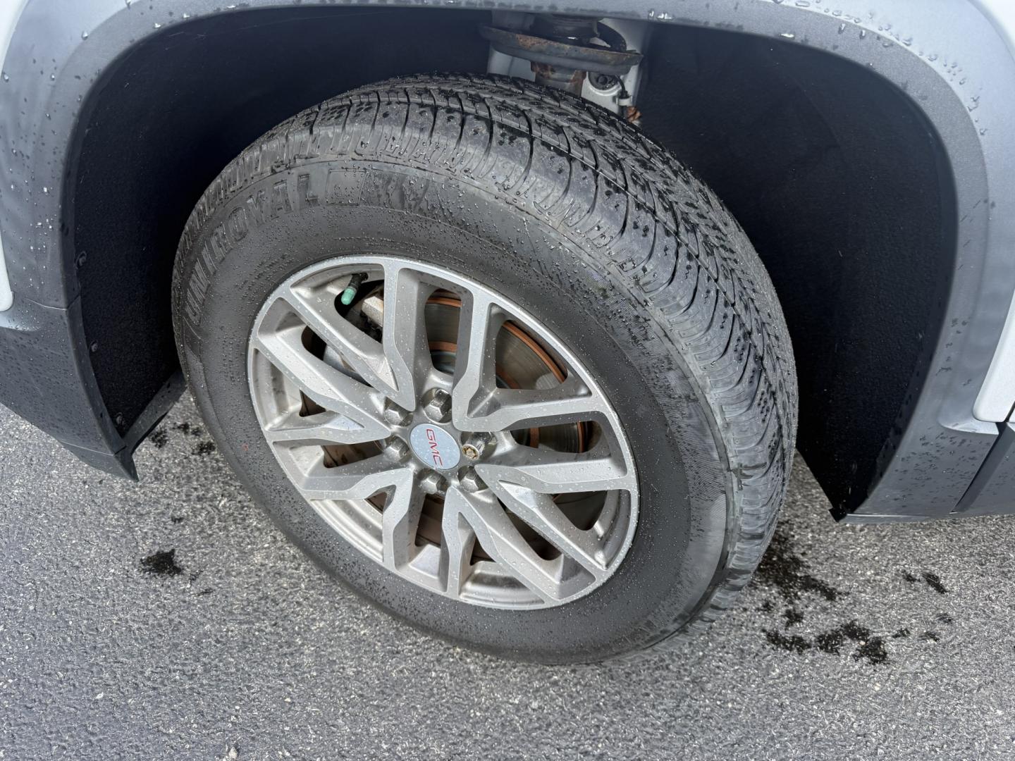 2019 Silver /Black GMC Acadia SLE-2 AWD (1GKKNSLS5KZ) with an 3.6L V6 DOHC 24V engine, Automatic transmission, located at 547 E. Main St., Orwell, OH, 44076, (440) 437-5893, 41.535435, -80.847855 - 2019 GMC Acadia SLE-2 AWD – Family-Ready Midsize SUV with V6 Power and One-Owner History If you need a midsize SUV with room, comfort, and all-weather capability, this 2019 GMC Acadia SLE-2 AWD is a strong option. The 3.6L V6 and 6-speed automatic deliver dependable power, while selectable AWD se- Photo#37