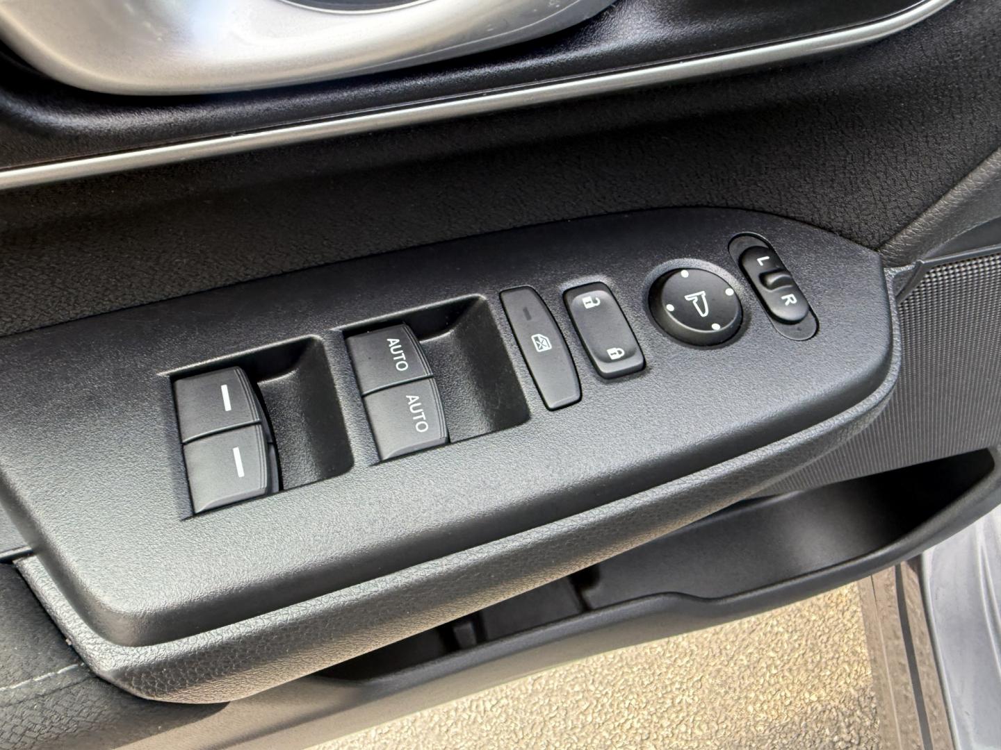 2018 Gray /Black Honda CR-V EX AWD (7FARW2H5XJE) with an 1.5L I4 16V DOHC TURBO engine, Automatic transmission, located at 547 E. Main St., Orwell, OH, 44076, (440) 437-5893, 41.535435, -80.847855 - 2018 Honda CR-V EX AWD – Efficient Compact SUV with One-Owner History and Everyday Comfort If you want a compact SUV that balances efficiency, comfort, and all-weather capability, this 2018 Honda CR-V EX AWD is a strong option. The 1.5L Turbocharged engine delivers responsive power and a solid 33- Photo#9