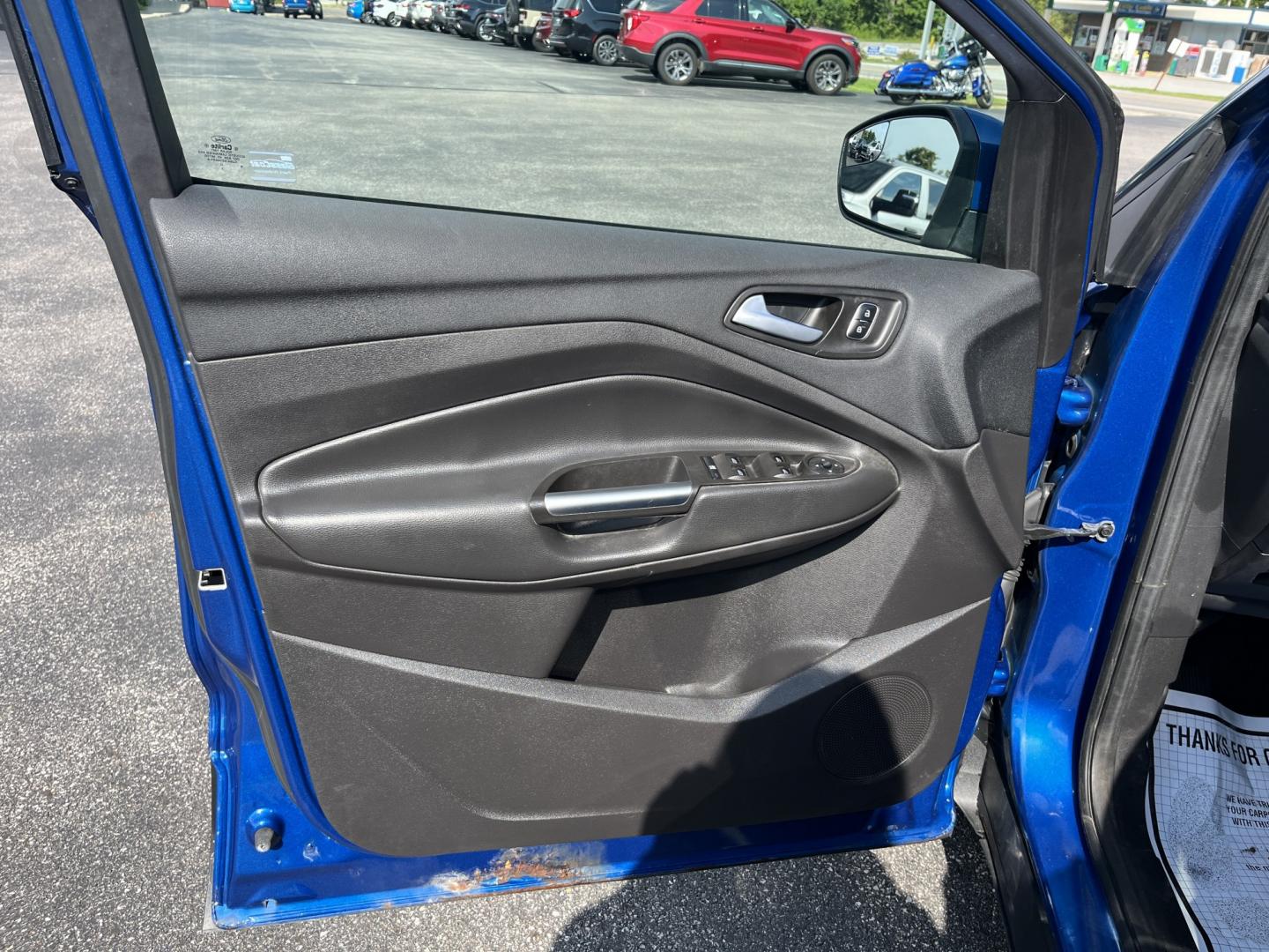 2018 Blue /Black Ford Escape SE 4WD (1FMCU9GD0JU) with an 1.5L I4 DOHC 16V Turbo engine, Automatic transmission, located at 547 E. Main St., Orwell, OH, 44076, (440) 437-5893, 41.535435, -80.847855 - 2018 Ford Escape SE 4WD – Efficient Compact SUV with Everyday Comfort and One-Owner History If you want a compact SUV that is easy to live with and ready for changing weather, this 2018 Ford Escape SE 4WD is a practical choice. The 1.5L Turbocharged EcoBoost engine and 6-speed automatic deliver r- Photo#16