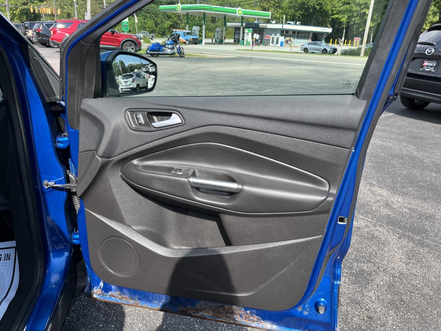2018 Blue /Black Ford Escape SE 4WD (1FMCU9GD0JU) with an 1.5L I4 DOHC 16V Turbo engine, Automatic transmission, located at 547 E. Main St., Orwell, OH, 44076, (440) 437-5893, 41.535435, -80.847855 - 2018 Ford Escape SE 4WD – Efficient Compact SUV with Everyday Comfort and One-Owner History If you want a compact SUV that is easy to live with and ready for changing weather, this 2018 Ford Escape SE 4WD is a practical choice. The 1.5L Turbocharged EcoBoost engine and 6-speed automatic deliver r- Photo#35