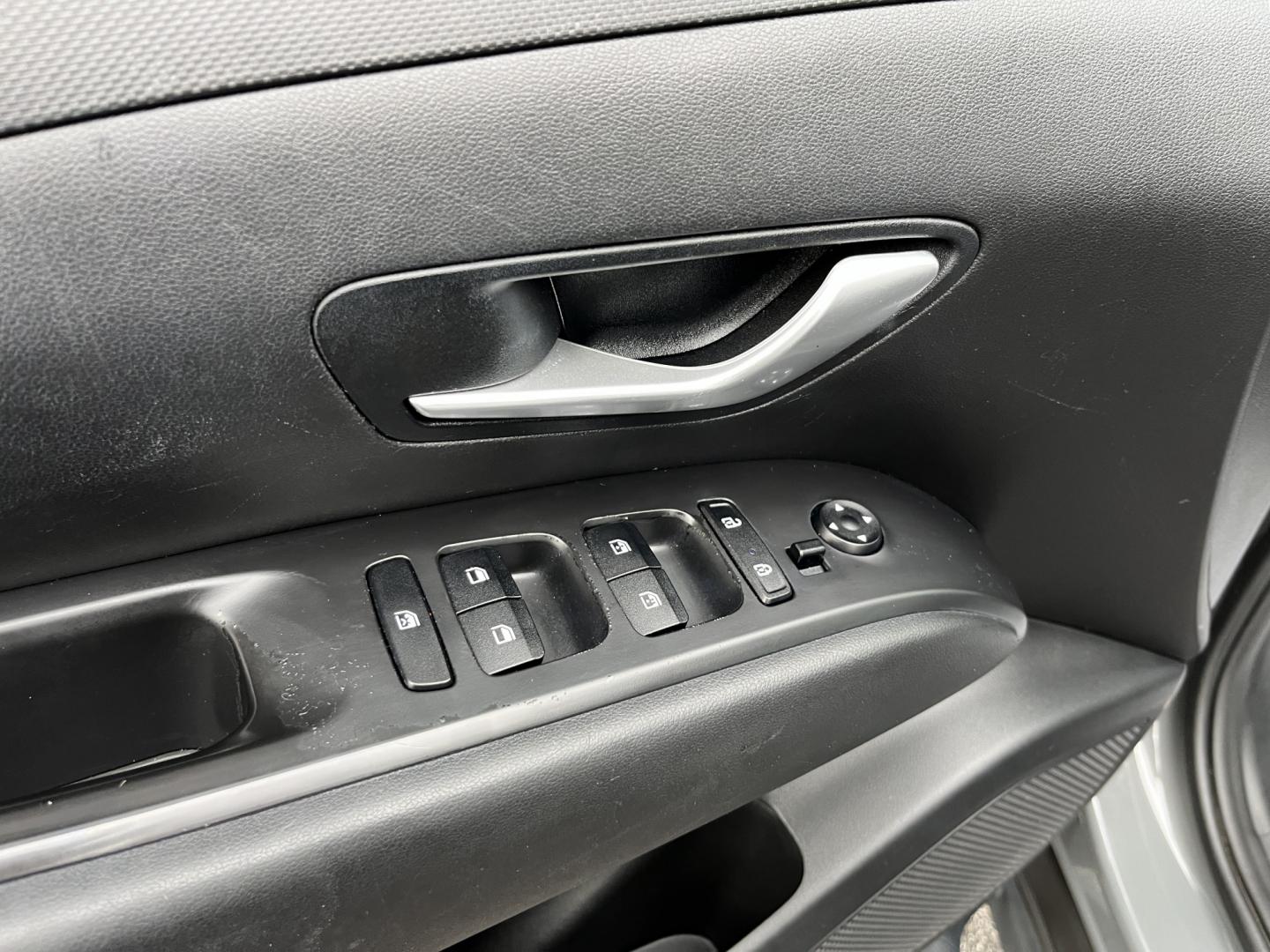 2022 Gray /Black Hyundai Santa Cruz SEL Premium AWD (5NTJDDAF7NH) with an 2.5L I4 DOHC 16V Turbo engine, Automatc transmission, located at 11115 Chardon Rd. , Chardon, OH, 44024, (440) 214-9705, 41.580246, -81.241943 - 2022 Hyundai Santa Cruz SEL Premium AWD – Compact Truck Convenience with Modern Features If you want the usefulness of a truck bed without the size of a full-size pickup, this 2022 Hyundai Santa Cruz SEL Premium AWD is a practical choice. The 2.5L Turbocharged engine and 8-speed automatic deliver- Photo#17