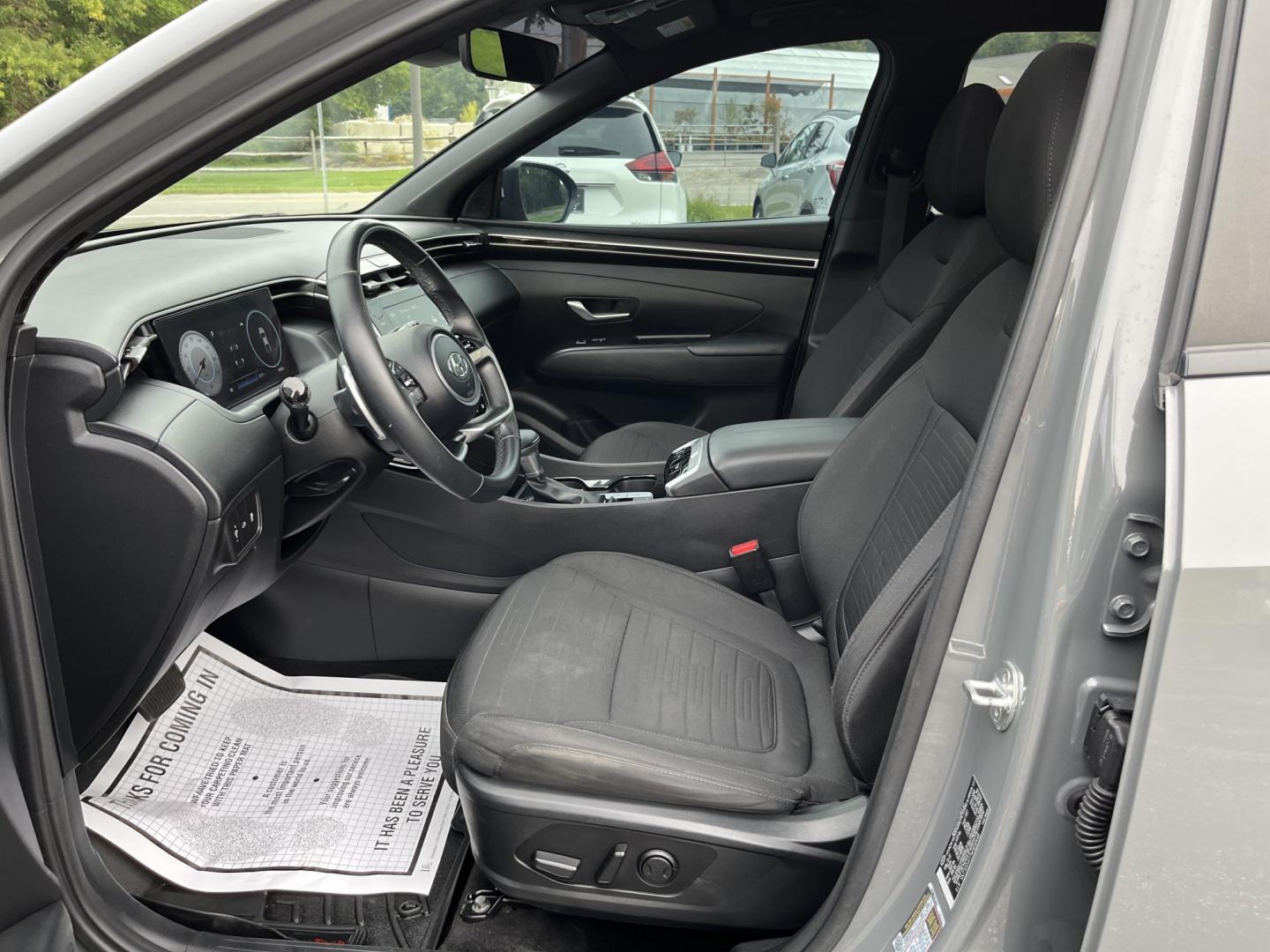 2022 Gray /Black Hyundai Santa Cruz SEL Premium AWD (5NTJDDAF7NH) with an 2.5L I4 DOHC 16V Turbo engine, Automatc transmission, located at 11115 Chardon Rd. , Chardon, OH, 44024, (440) 214-9705, 41.580246, -81.241943 - 2022 Hyundai Santa Cruz SEL Premium AWD – Compact Truck Convenience with Modern Features If you want the usefulness of a truck bed without the size of a full-size pickup, this 2022 Hyundai Santa Cruz SEL Premium AWD is a practical choice. The 2.5L Turbocharged engine and 8-speed automatic deliver- Photo#18