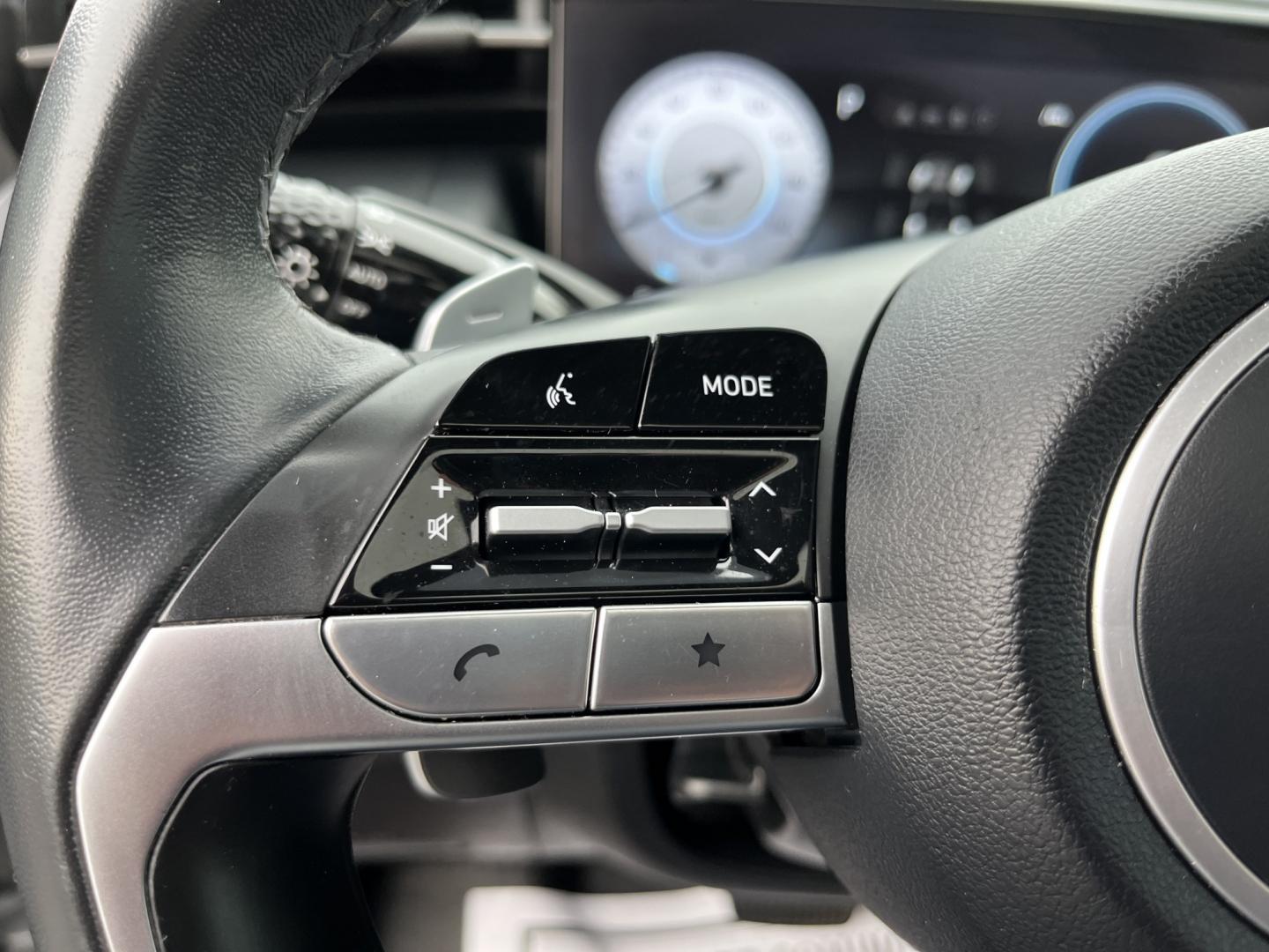 2022 Gray /Black Hyundai Santa Cruz SEL Premium AWD (5NTJDDAF7NH) with an 2.5L I4 DOHC 16V Turbo engine, Automatc transmission, located at 11115 Chardon Rd. , Chardon, OH, 44024, (440) 214-9705, 41.580246, -81.241943 - 2022 Hyundai Santa Cruz SEL Premium AWD – Compact Truck Convenience with Modern Features If you want the usefulness of a truck bed without the size of a full-size pickup, this 2022 Hyundai Santa Cruz SEL Premium AWD is a practical choice. The 2.5L Turbocharged engine and 8-speed automatic deliver- Photo#20