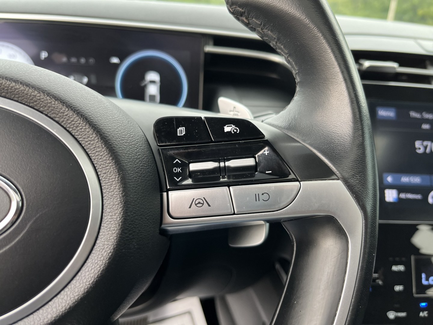2022 Gray /Black Hyundai Santa Cruz SEL Premium AWD (5NTJDDAF7NH) with an 2.5L I4 DOHC 16V Turbo engine, Automatc transmission, located at 11115 Chardon Rd. , Chardon, OH, 44024, (440) 214-9705, 41.580246, -81.241943 - 2022 Hyundai Santa Cruz SEL Premium AWD – Compact Truck Convenience with Modern Features If you want the usefulness of a truck bed without the size of a full-size pickup, this 2022 Hyundai Santa Cruz SEL Premium AWD is a practical choice. The 2.5L Turbocharged engine and 8-speed automatic deliver- Photo#21