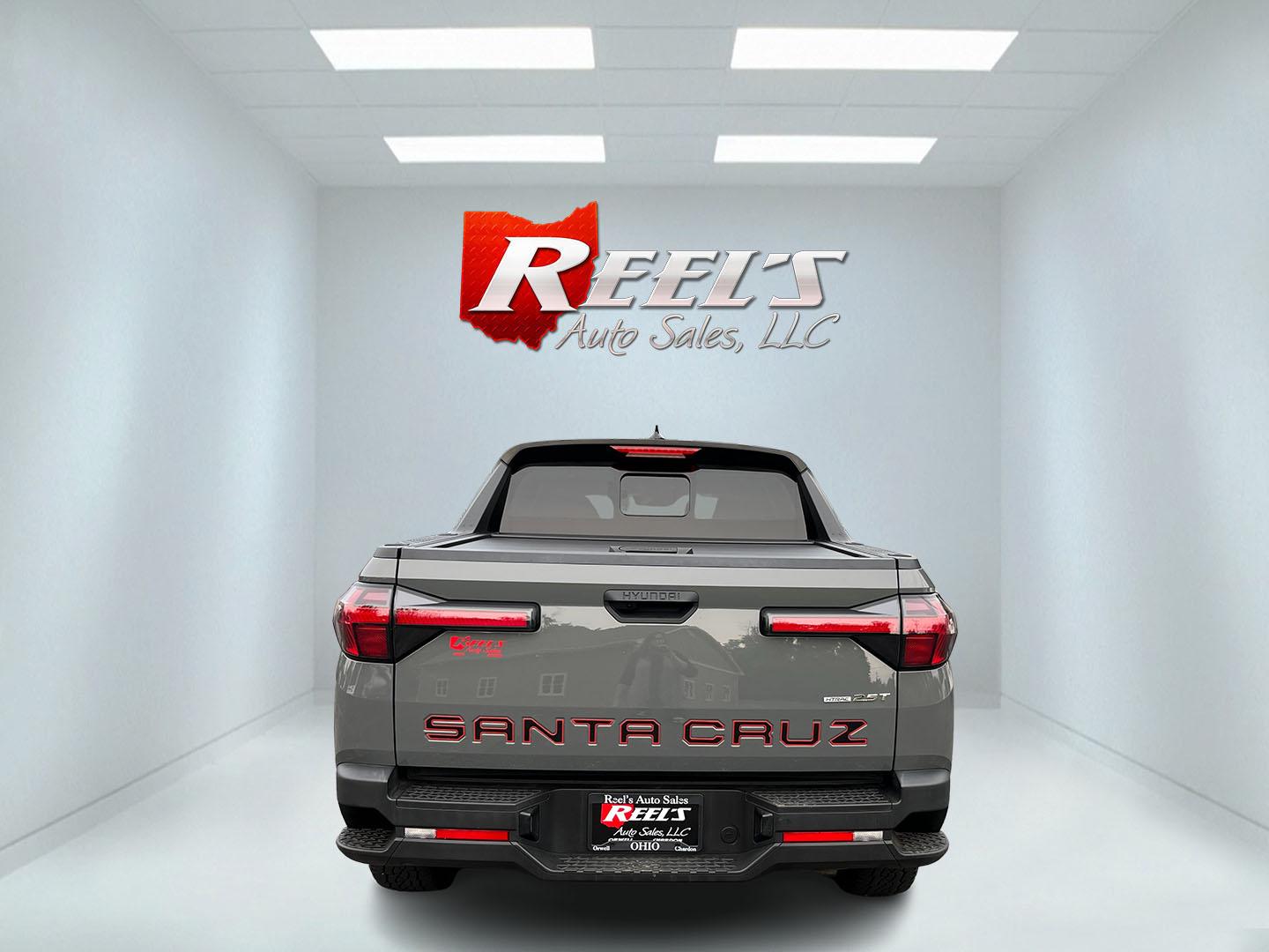 2022 Gray /Black Hyundai Santa Cruz SEL Premium AWD (5NTJDDAF7NH) with an 2.5L I4 DOHC 16V Turbo engine, Automatc transmission, located at 11115 Chardon Rd. , Chardon, OH, 44024, (440) 214-9705, 41.580246, -81.241943 - 2022 Hyundai Santa Cruz SEL Premium AWD – Compact Truck Convenience with Modern Features If you want the usefulness of a truck bed without the size of a full-size pickup, this 2022 Hyundai Santa Cruz SEL Premium AWD is a practical choice. The 2.5L Turbocharged engine and 8-speed automatic deliver- Photo#9
