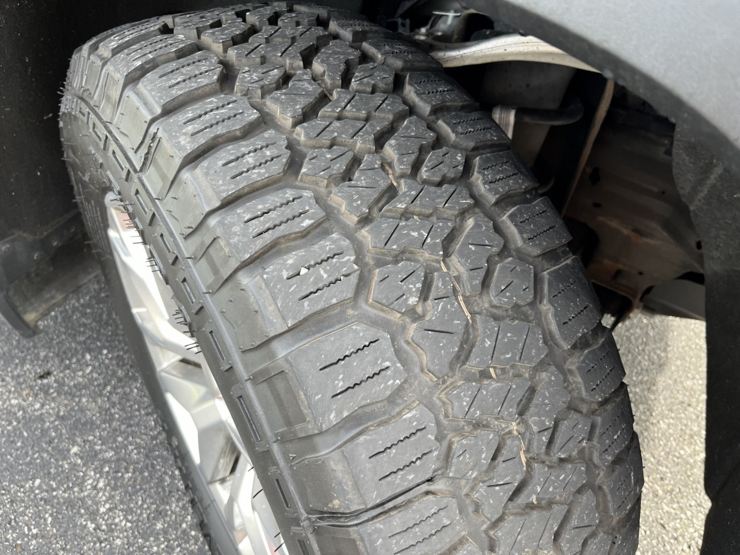 2019 Blue /Black GMC Sierra 1500 SLT Crew Cab 4WD (1GTU9DED4KZ) with an 5.3L V8 OHV 16V engine, Automatic transmission, located at 11115 Chardon Rd. , Chardon, OH, 44024, (440) 214-9705, 41.580246, -81.241943 - 2019 GMC Sierra 1500 SLT Crew Cab 4WD – Strong V8 Capability with Premium Comfort and One-Owner History If you want a full-size truck that can work hard and still feel well equipped, this 2019 GMC Sierra 1500 SLT Crew Cab 4WD is a strong option. The 5.3L EcoTec3 V8 and 8-speed automatic deliver d- Photo#4