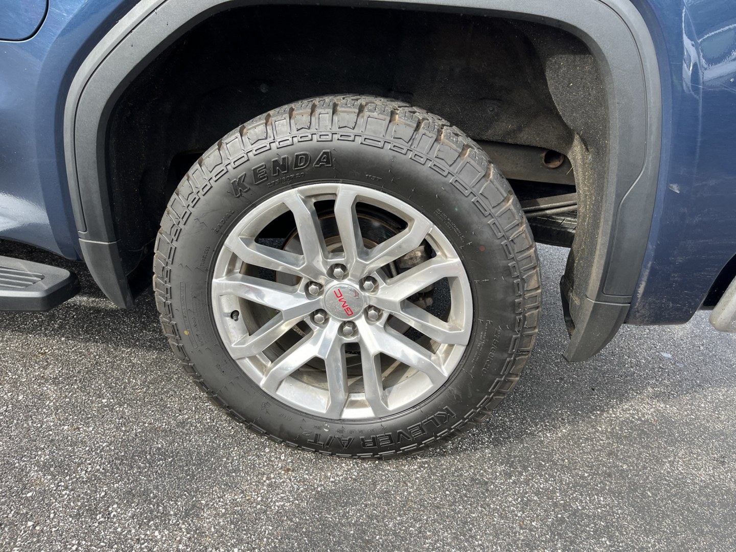 2019 Blue /Black GMC Sierra 1500 SLT Crew Cab 4WD (1GTU9DED4KZ) with an 5.3L V8 OHV 16V engine, Automatic transmission, located at 11115 Chardon Rd. , Chardon, OH, 44024, (440) 214-9705, 41.580246, -81.241943 - 2019 GMC Sierra 1500 SLT Crew Cab 4WD – Strong V8 Capability with Premium Comfort and One-Owner History If you want a full-size truck that can work hard and still feel well equipped, this 2019 GMC Sierra 1500 SLT Crew Cab 4WD is a strong option. The 5.3L EcoTec3 V8 and 8-speed automatic deliver d- Photo#11